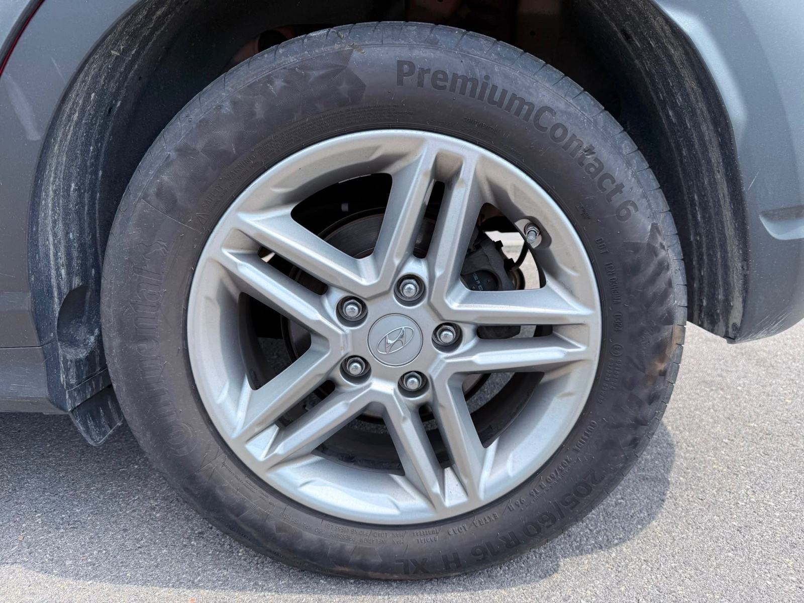 Hyundai Kona 1,0 T-GDI automatik, fotografija 15