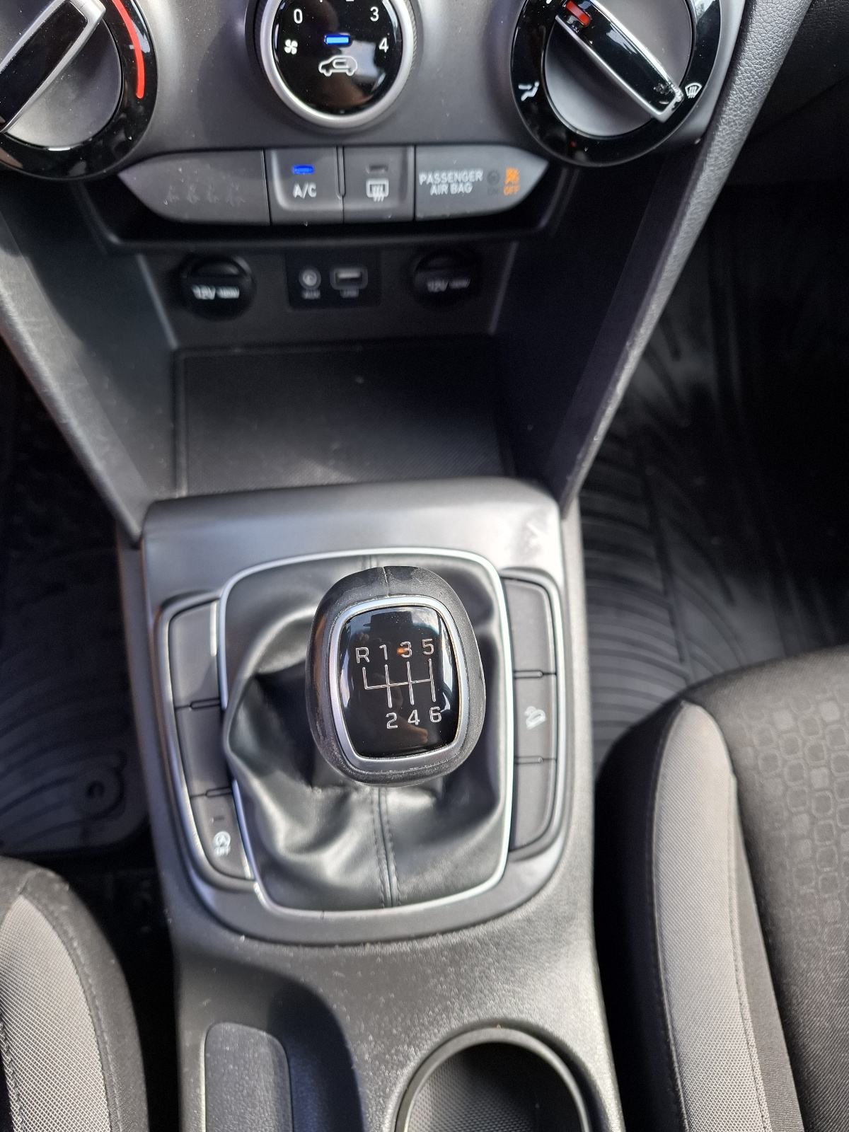 Hyundai Kona 1,0 T-GDI-KLIMA-KAMERA-ALU -HR AUTO -SERVISNA-77.309 KM, fotografija 11