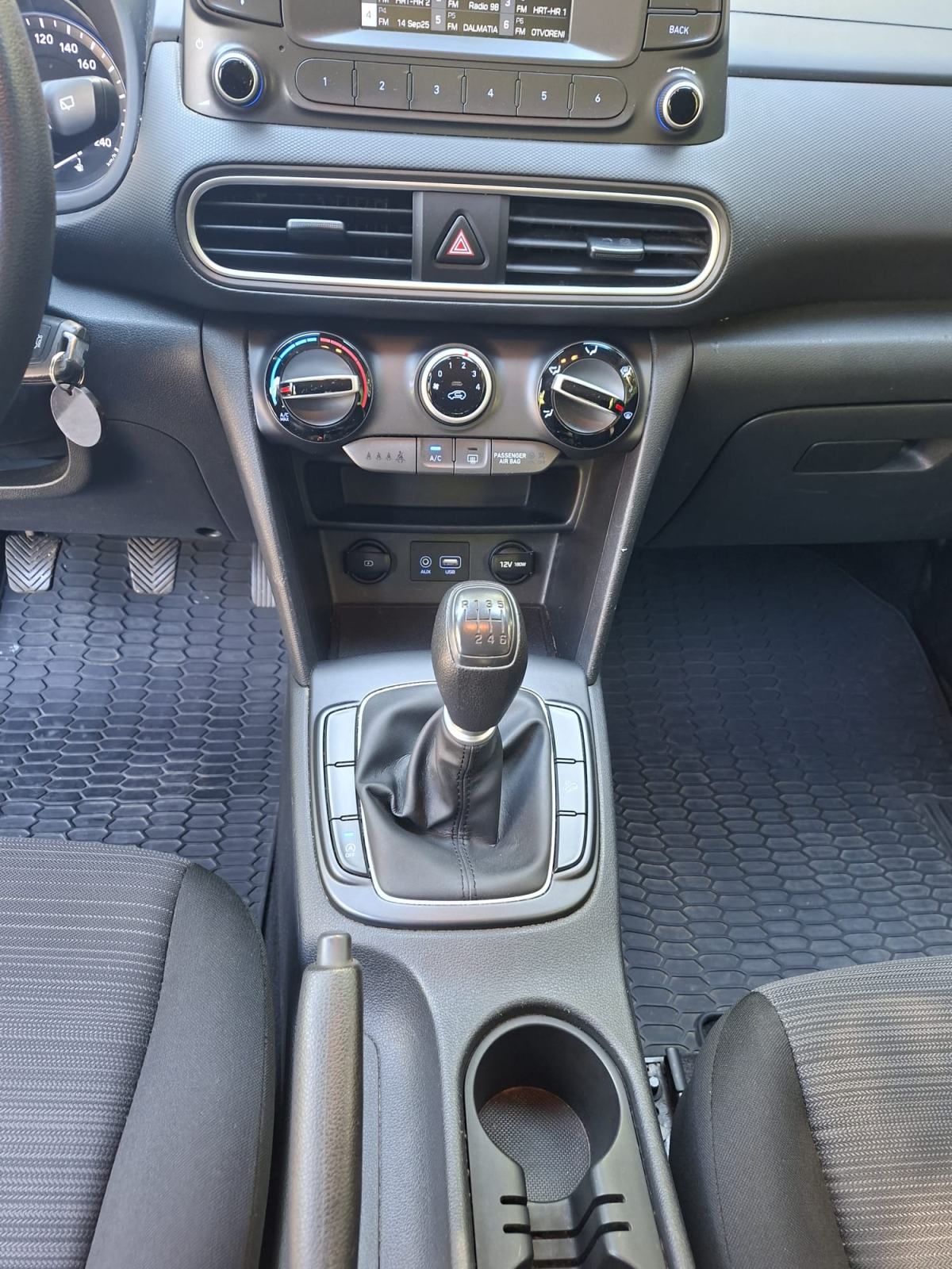 Hyundai Kona 1,0 T-GDI, fotografija 14