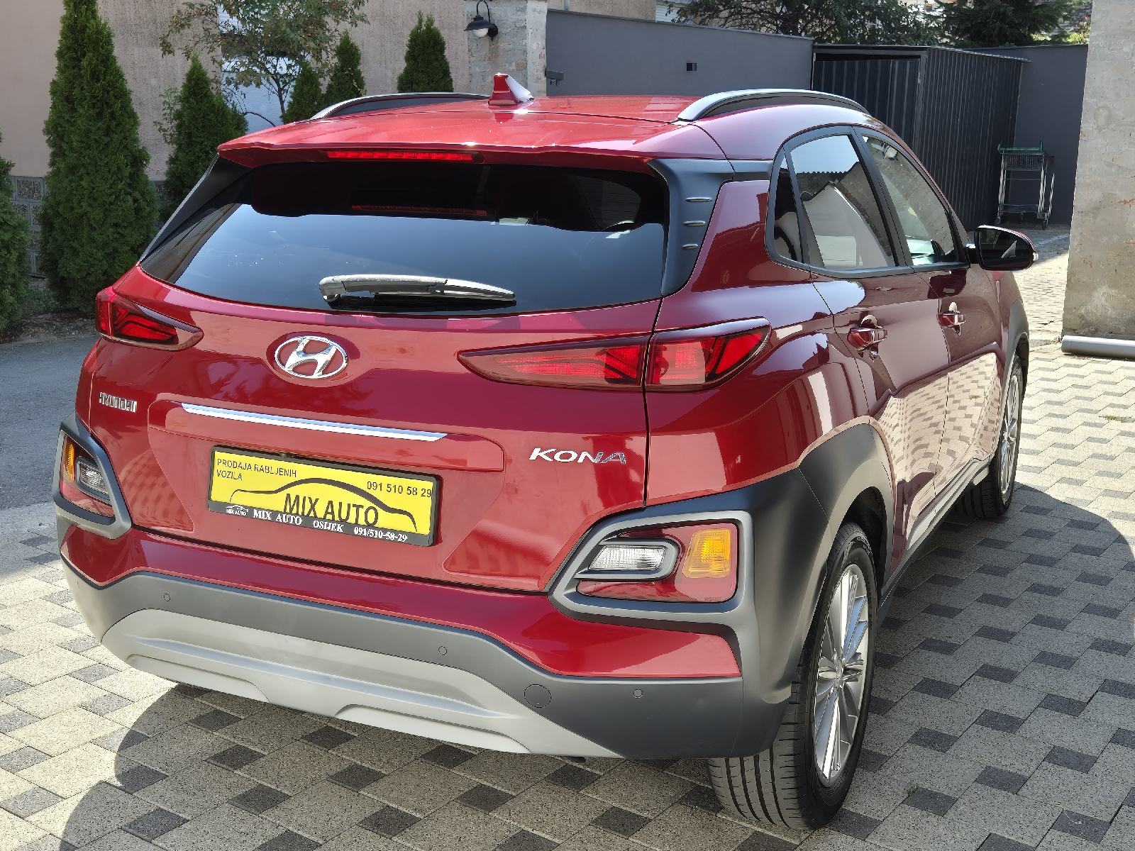 Hyundai Kona 1,6 CRDi AUTOMATIK ***66000***TKM SERVISNA NAVI HEAD UP, fotografija 4