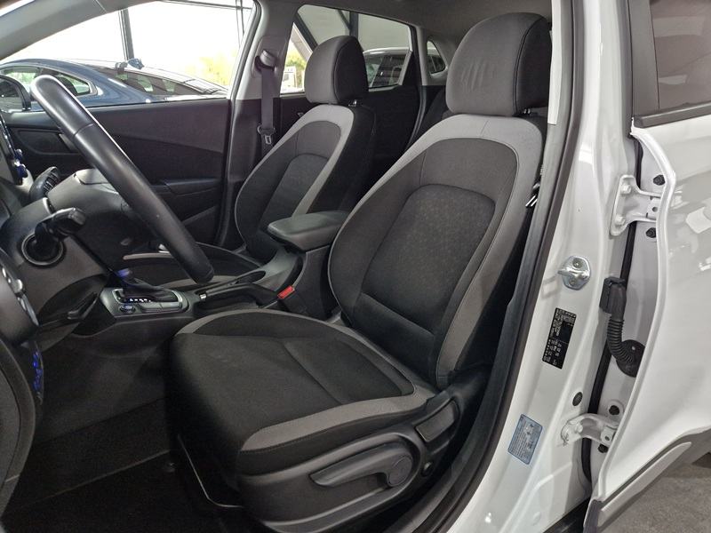 Hyundai Kona 1,6 CRDi DCT-automatik, fotografija 13