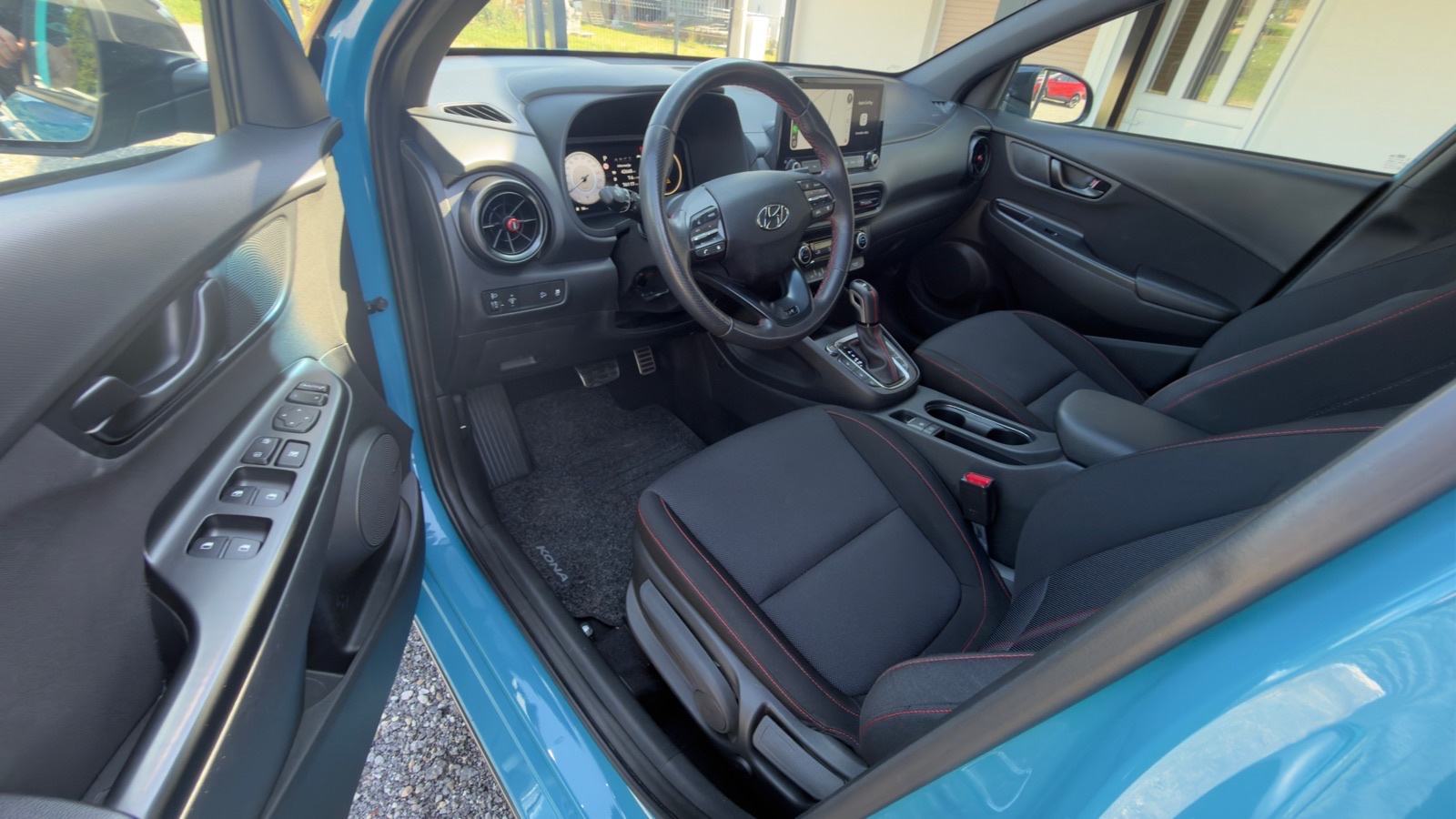 Hyundai Kona 1,6 T 200ks Nline **reg.06/2027**, fotografija 10