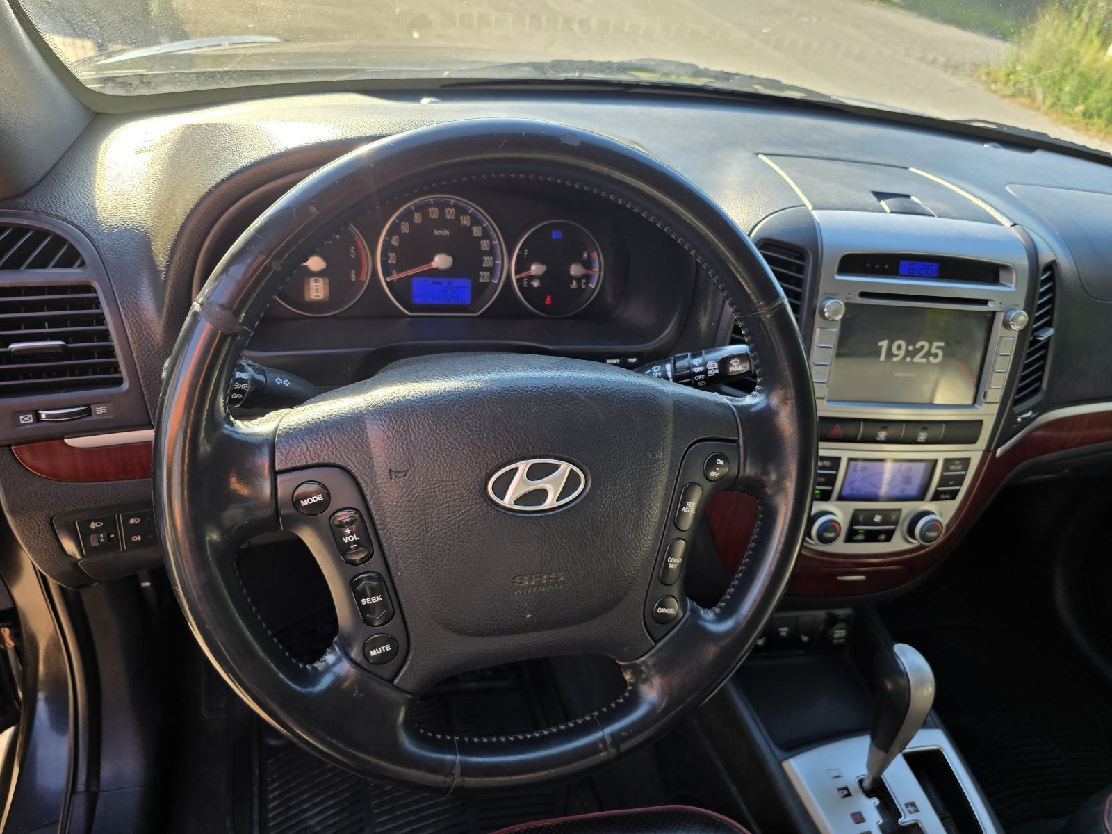 Hyundai Santa Fe 2,2 CRDi reg 3/2027, 274000 km, fotografija 16