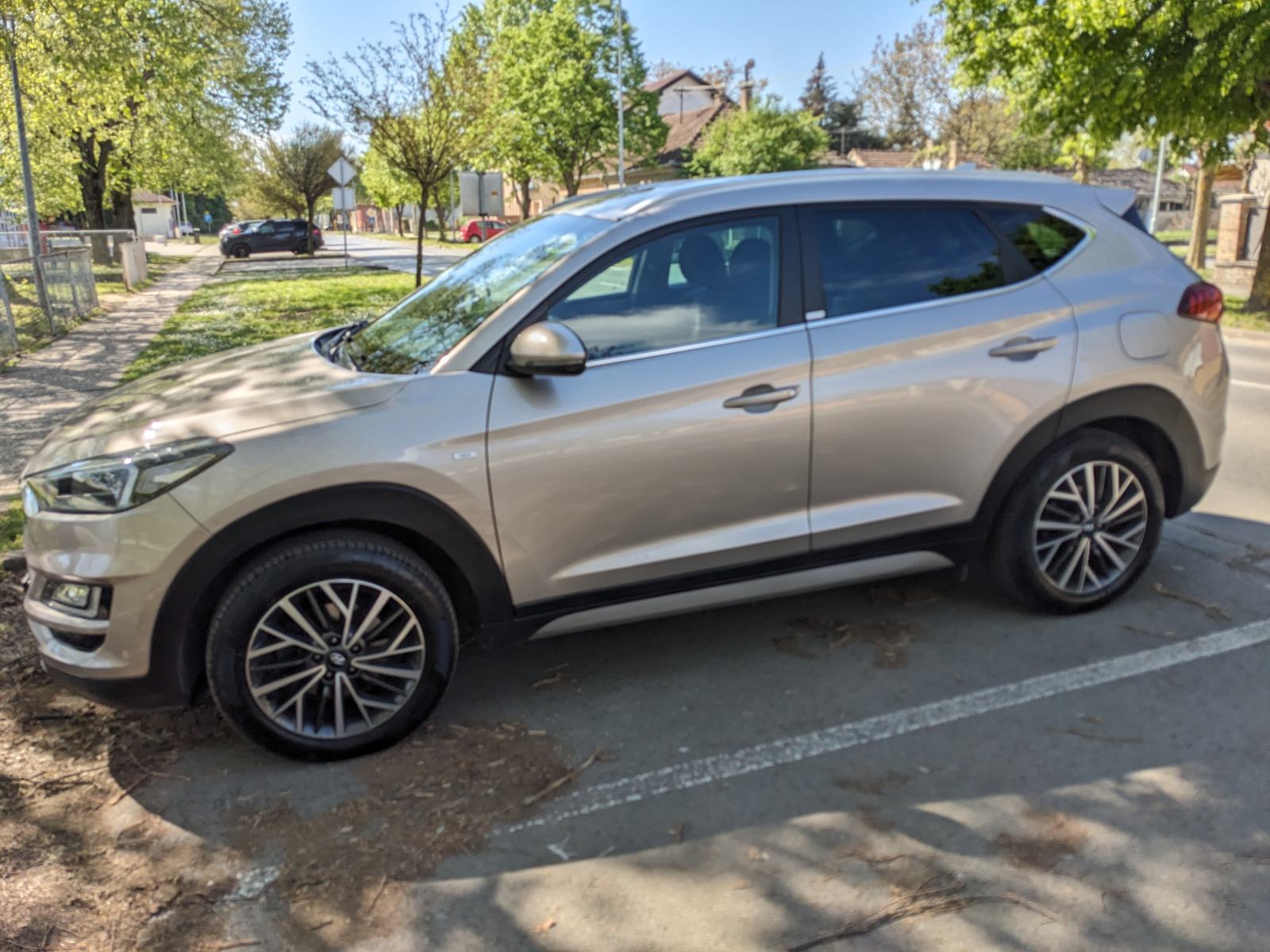 Hyundai Tucson 1,6 CRDi 136ks | Navi | Park | Alu 18 + Alu 17 | Temp, fotografija 3
