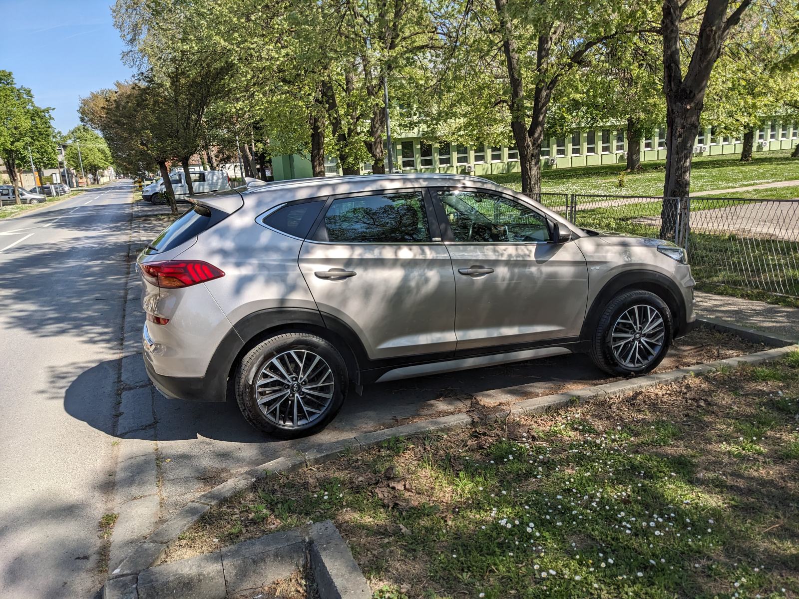 Hyundai Tucson 1,6 CRDi 136ks | Navi | Park | Alu 18 + Alu 17 | Temp, fotografija 5