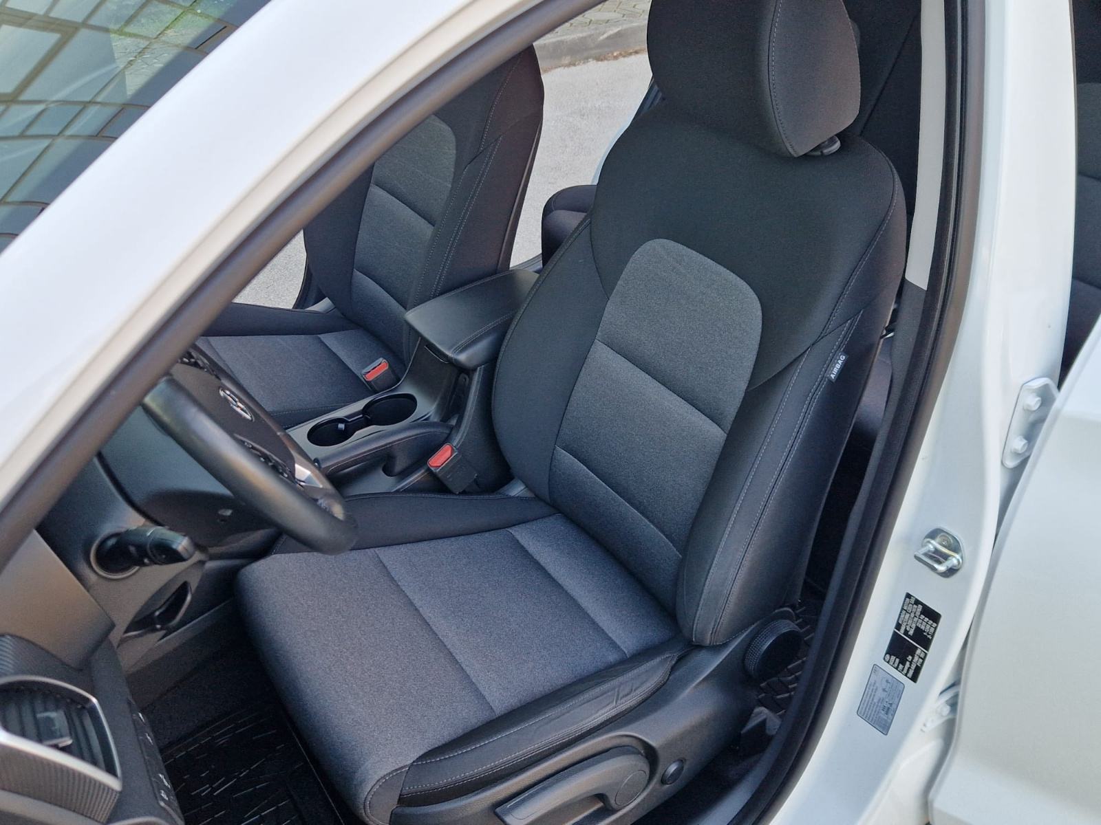 HYUNDAI TUCSON 1.6 CRDi 4WD AUTOMATIK LEVEL 3 PLUS - ***TOP STANJE***, fotografija 13