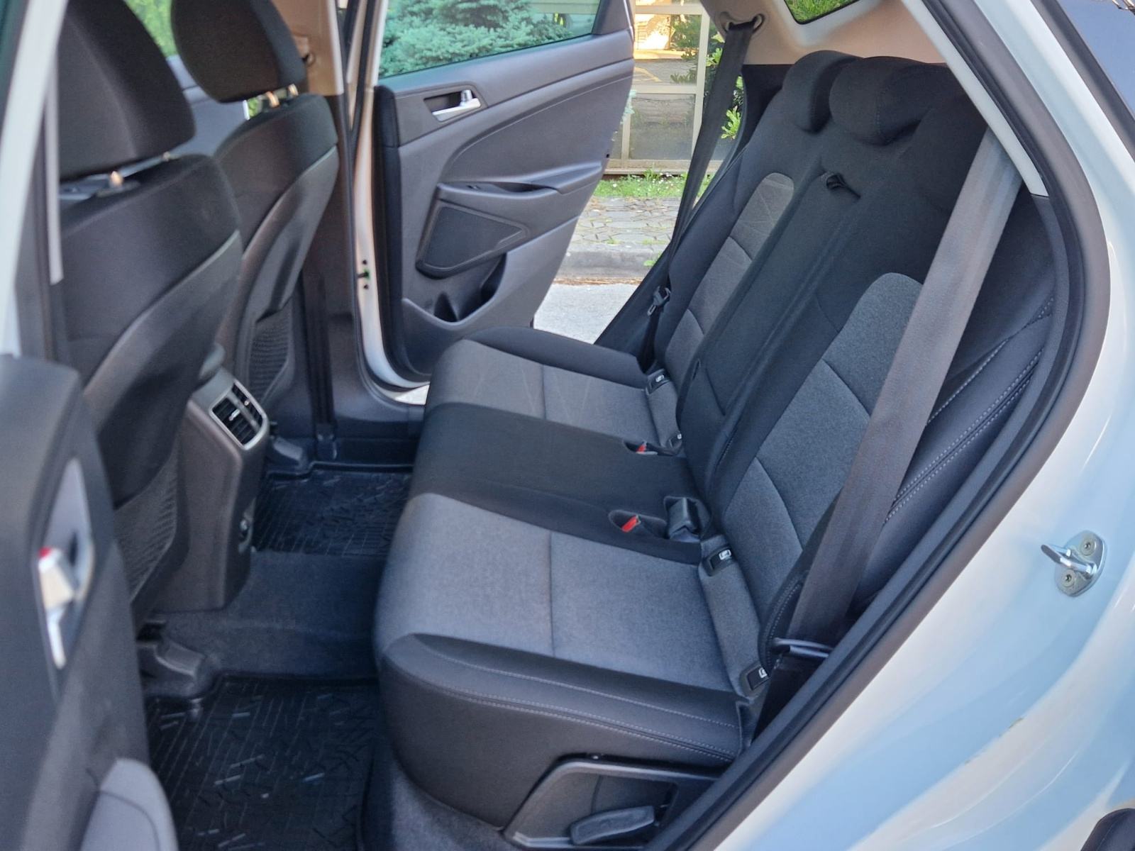 HYUNDAI TUCSON 1.6 CRDi 4WD AUTOMATIK LEVEL 3 PLUS - ***TOP STANJE***, fotografija 17