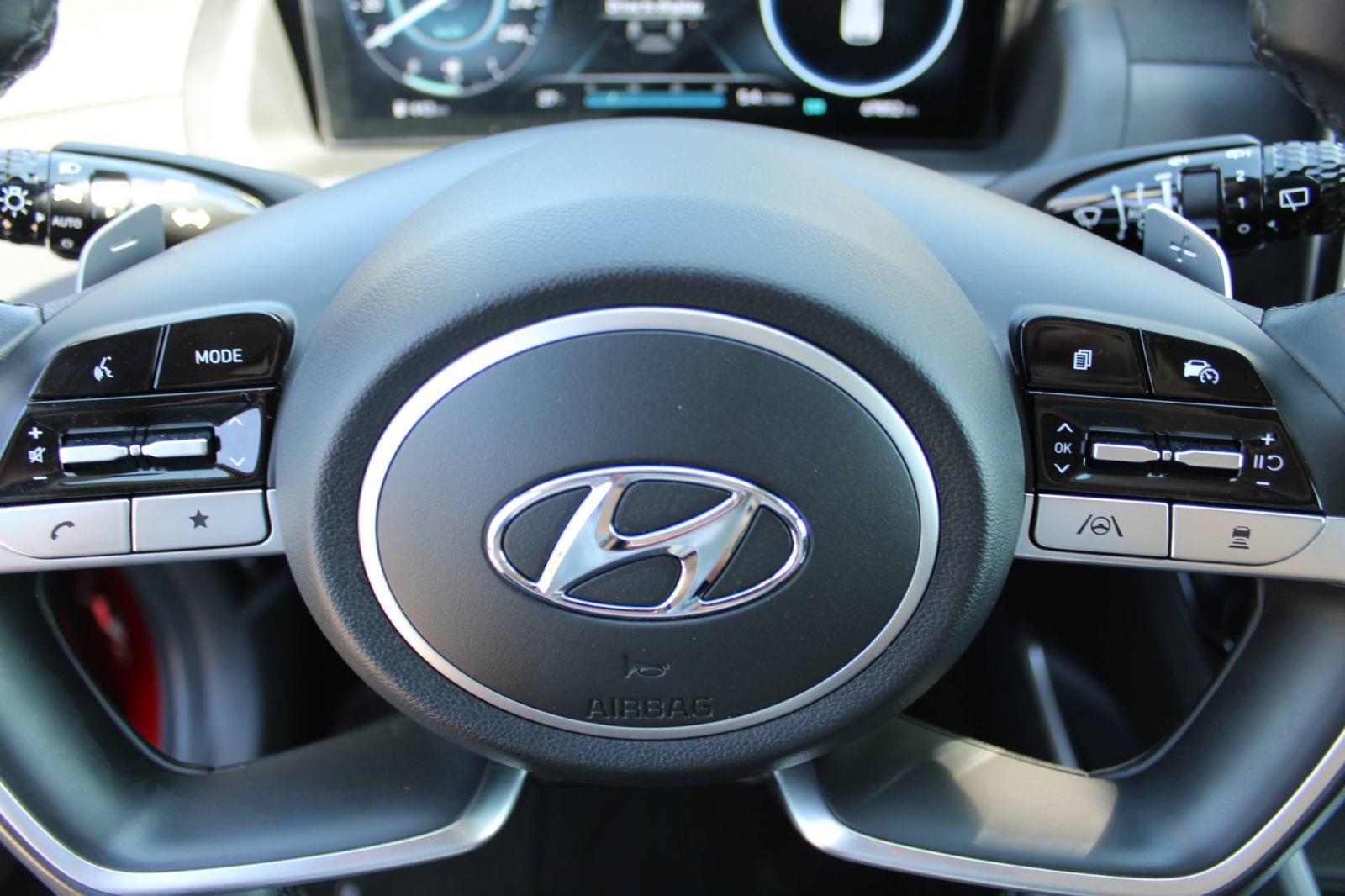 Hyundai Tucson 1.6 CRDi AUTOMATIK *LED, NAVIGACIJA, KAMERA*, fotografija 17