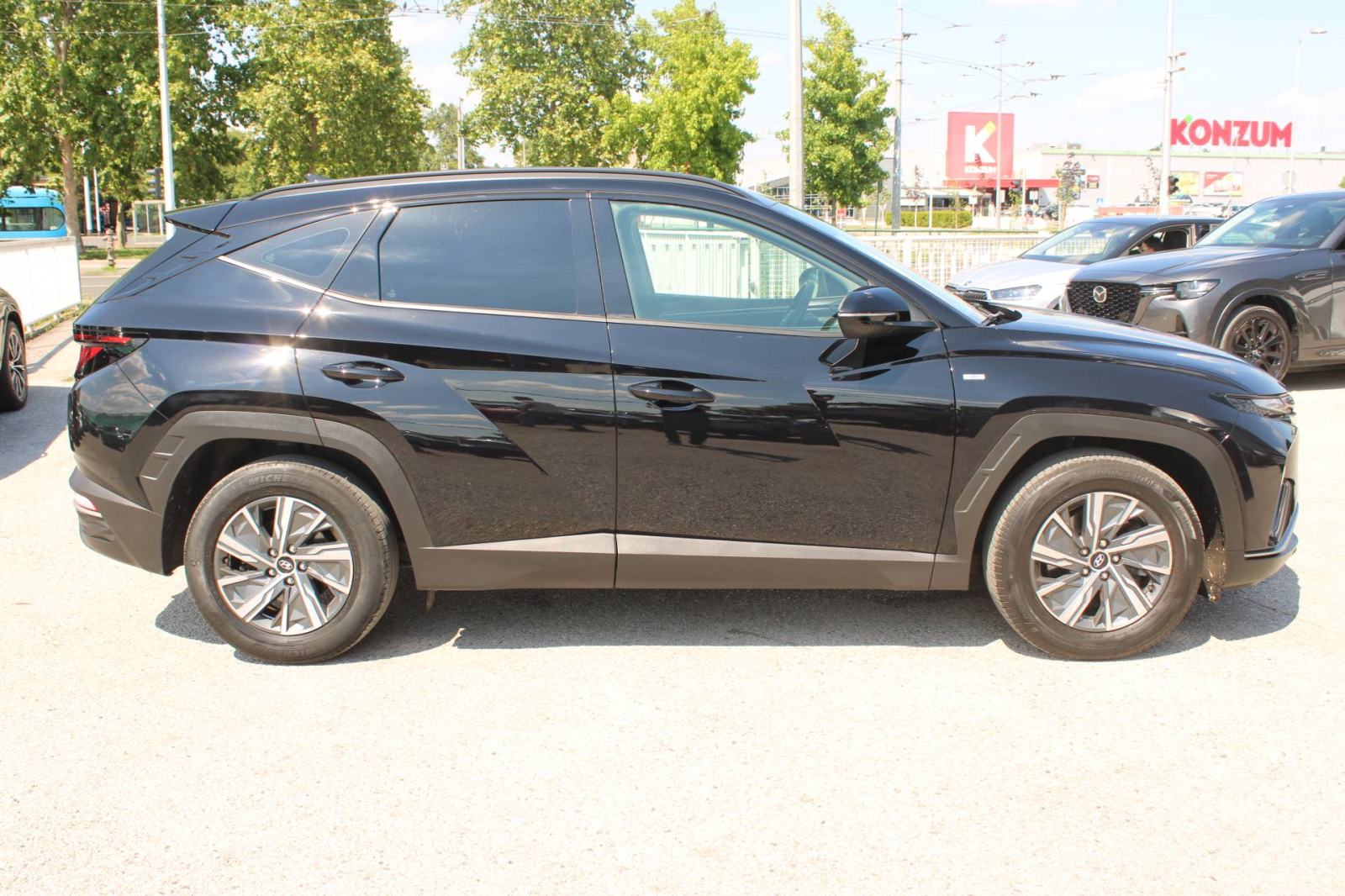 Hyundai Tucson 1.6 CRDi AUTOMATIK *LED, NAVIGACIJA, KAMERA*, fotografija 4