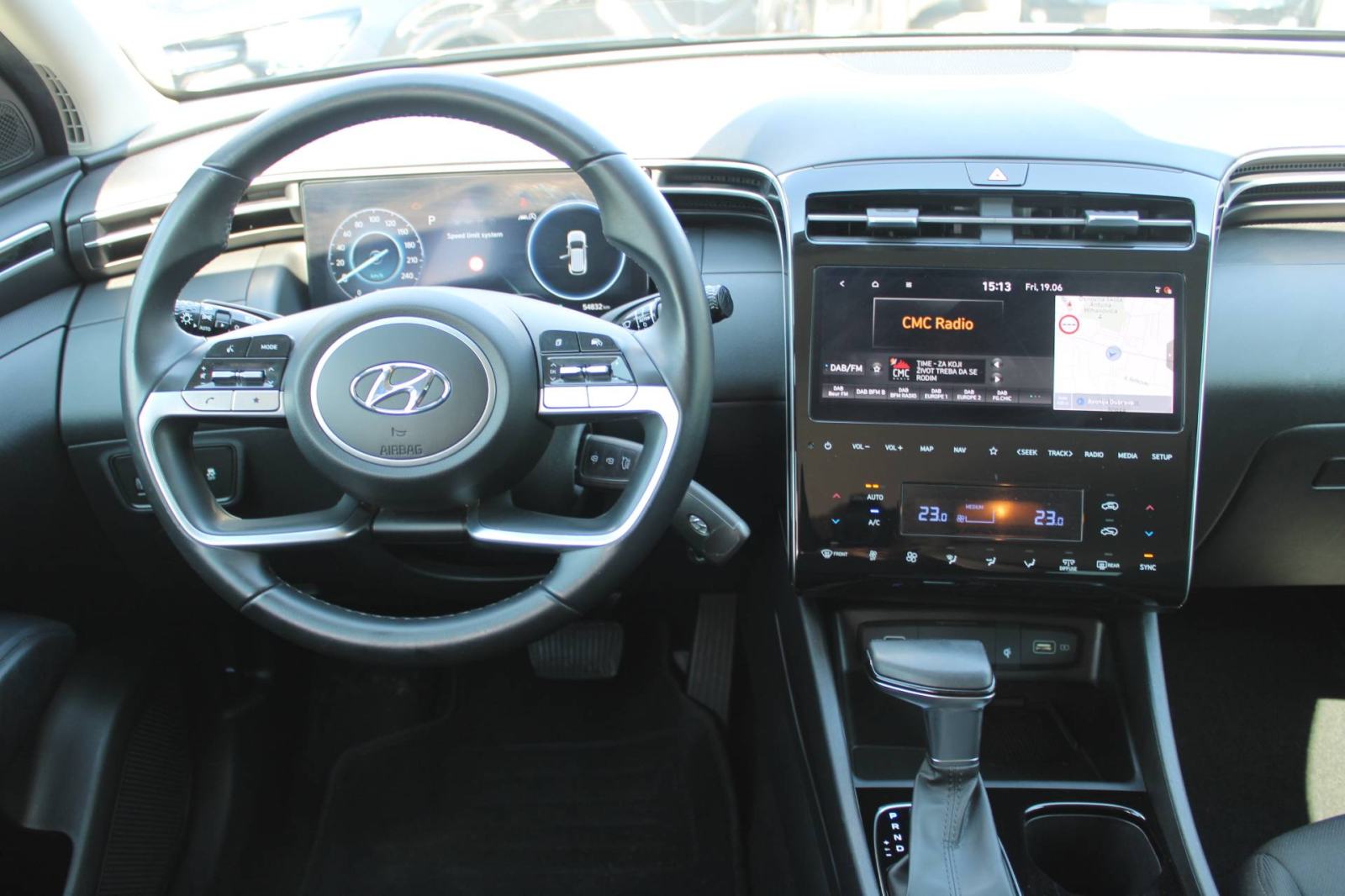 Hyundai Tucson 1.6 CRDi AUTOMATIK *LED, NAVIGACIJA, KAMERA*, fotografija 11