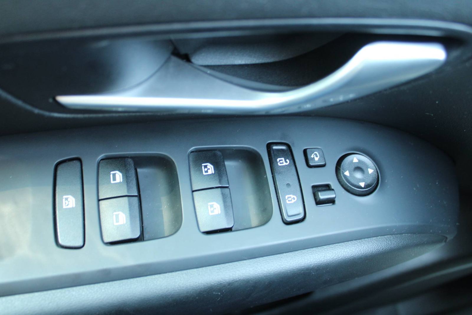 Hyundai Tucson 1.6 CRDi AUTOMATIK *LED, NAVIGACIJA, KAMERA*, fotografija 12