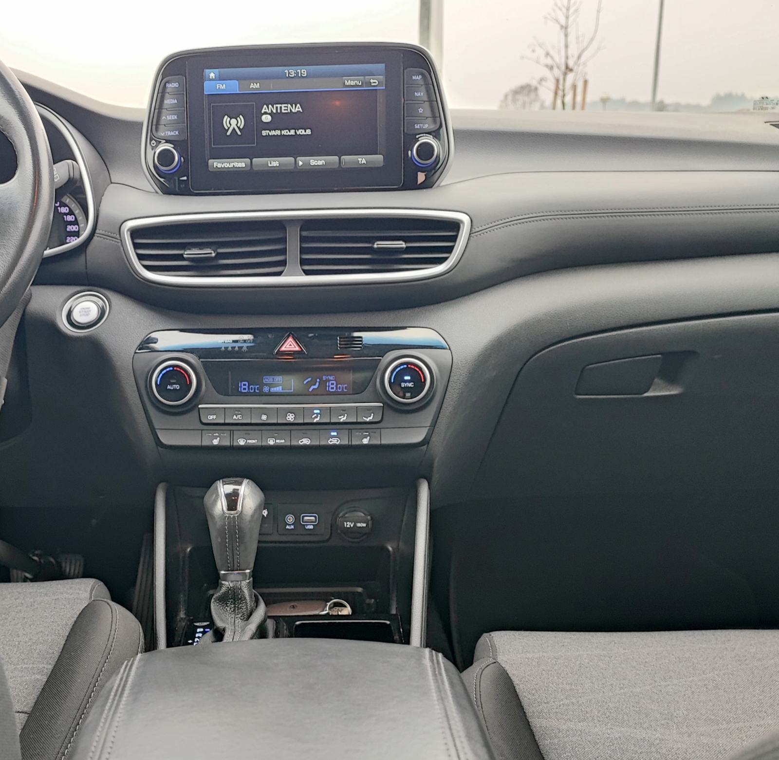 Hyundai Tucson 1,6 CRDi automatik, fotografija 6