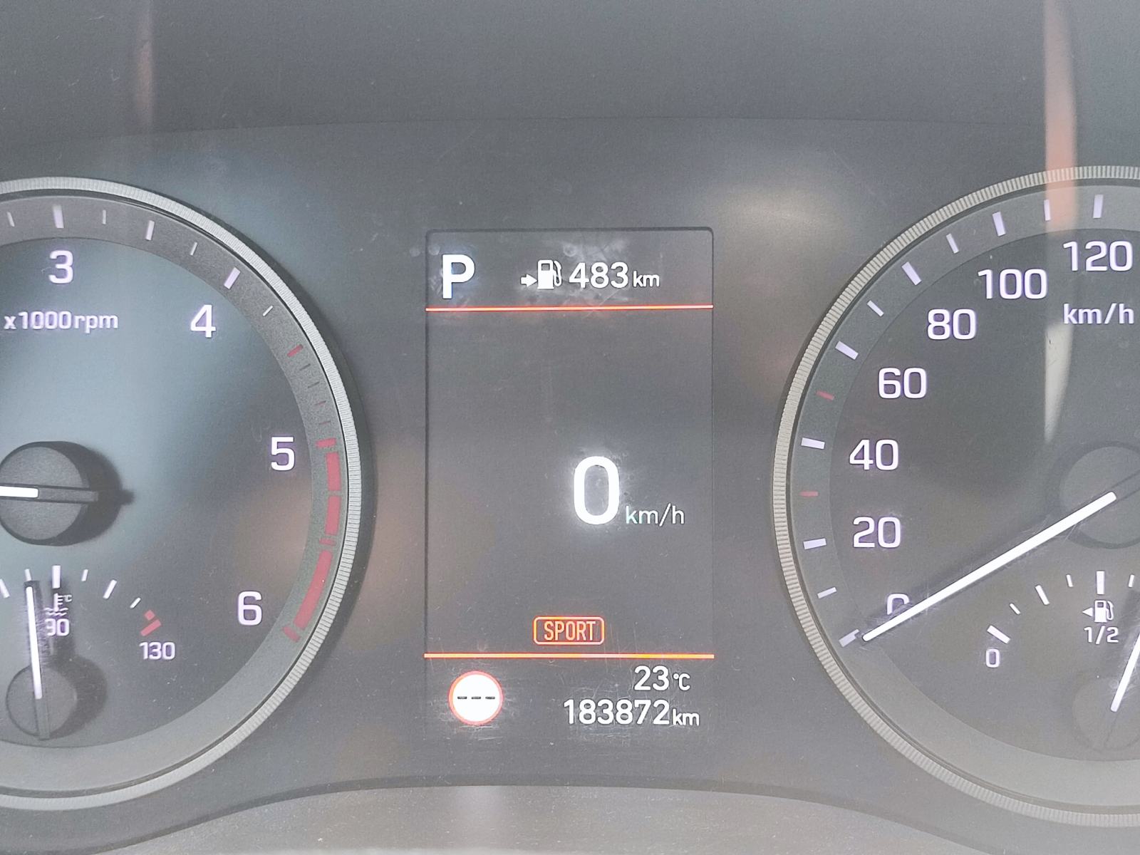Hyundai Tucson 1,6 CRDi automatik, fotografija 8