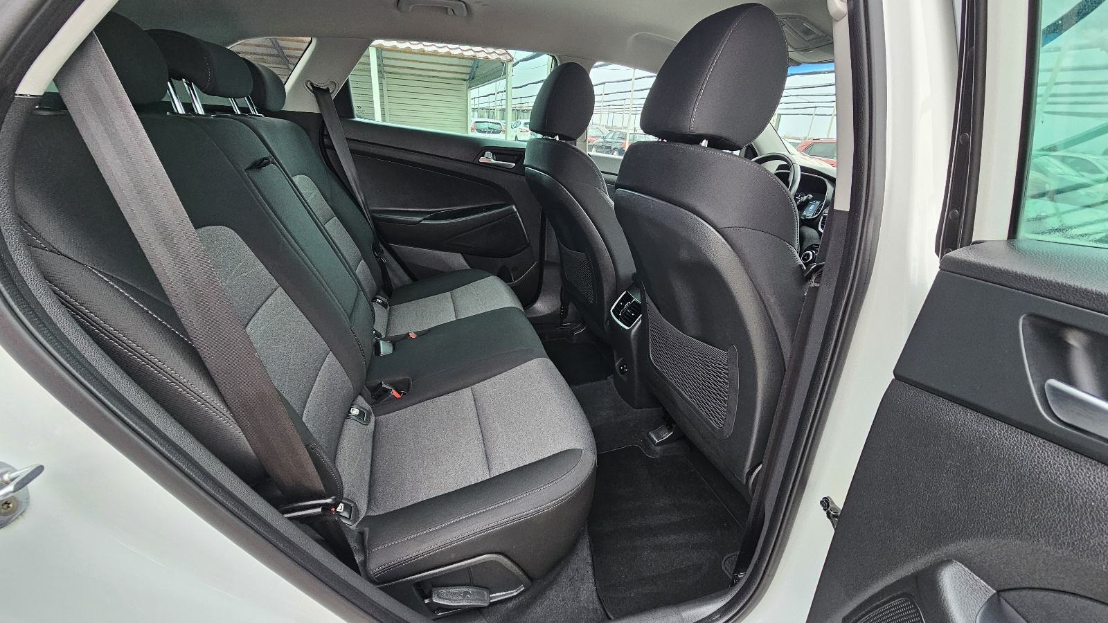 Hyundai Tucson 1,6 CRDi,CLIMATRONIC,LED,KAMERA,ALU,TEMPOMAT,JAMSTVO, fotografija 16