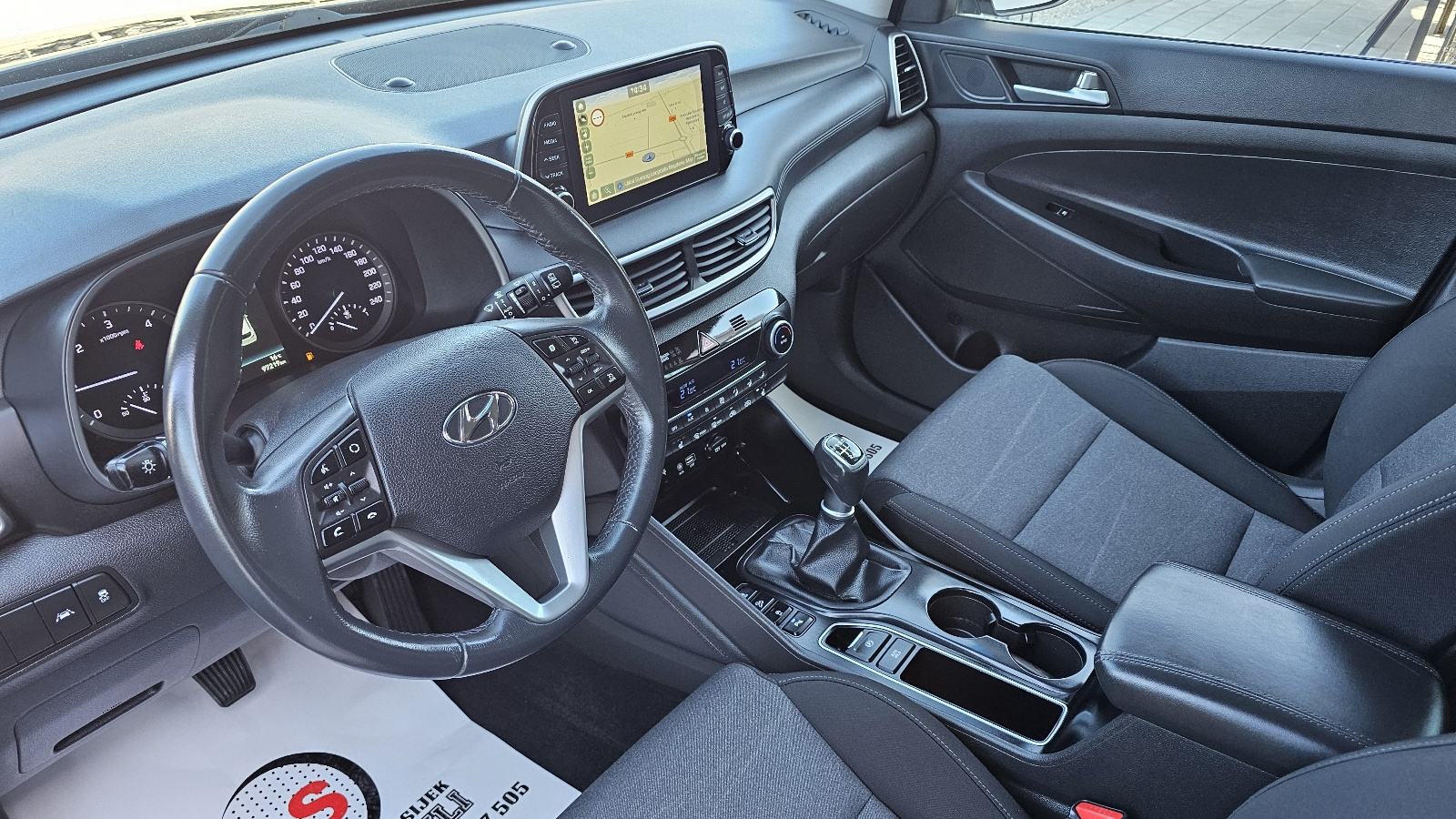 Hyundai Tucson 1,6 CRDi,CLIMATRONIC,LED,KAMERA,ALU,TEMPOMAT,JAMSTVO, fotografija 17