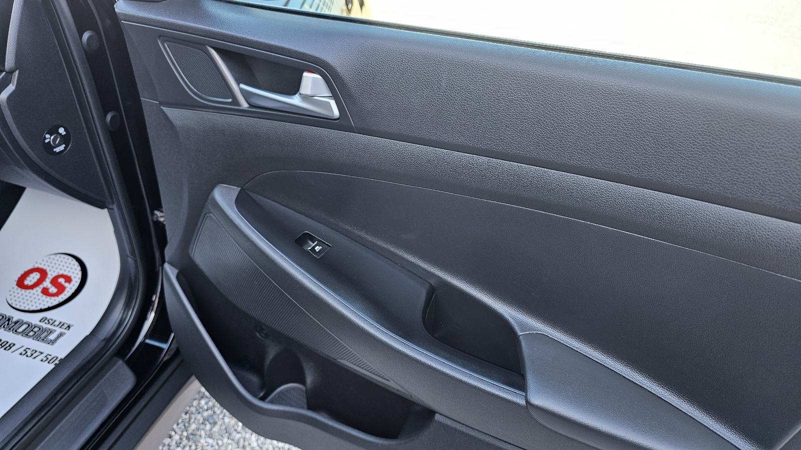 Hyundai Tucson 1,6 CRDi,CLIMATRONIC,LED,KAMERA,ALU,TEMPOMAT,JAMSTVO, fotografija 12