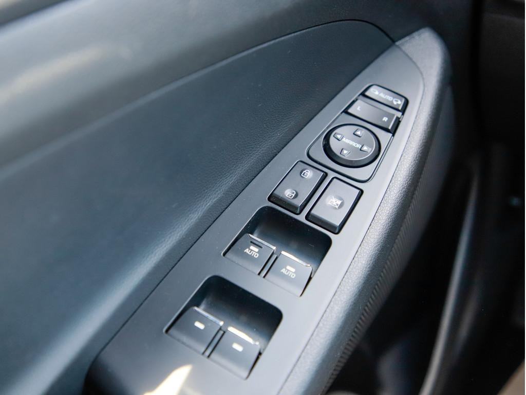 Hyundai Tucson 1,6 CRDi DCT AUTOMATIK STYLE NAVI KAMERA 2019, fotografija 6