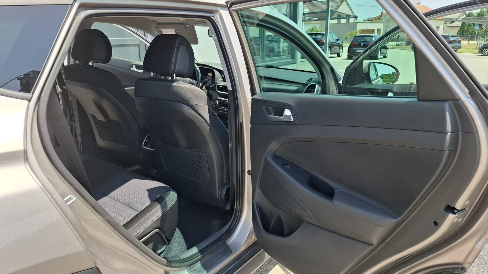 Hyundai Tucson 1,6 CRDi hibrid 48 v, fotografija 12