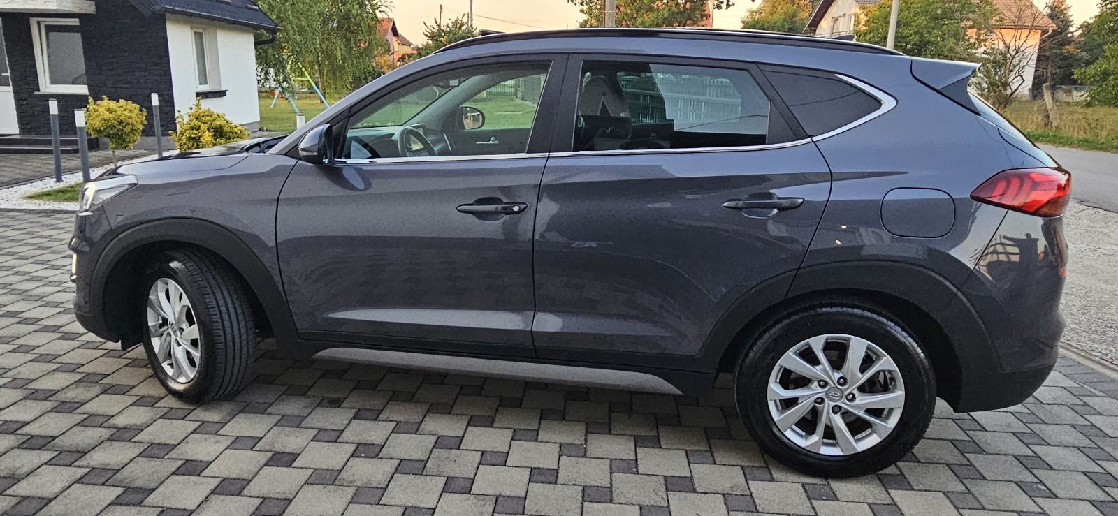 Hyundai Tucson 1,6 CRDi NAVY-STYLE-PANORAMA-1.VLASNIK-KAO NOV, fotografija 8