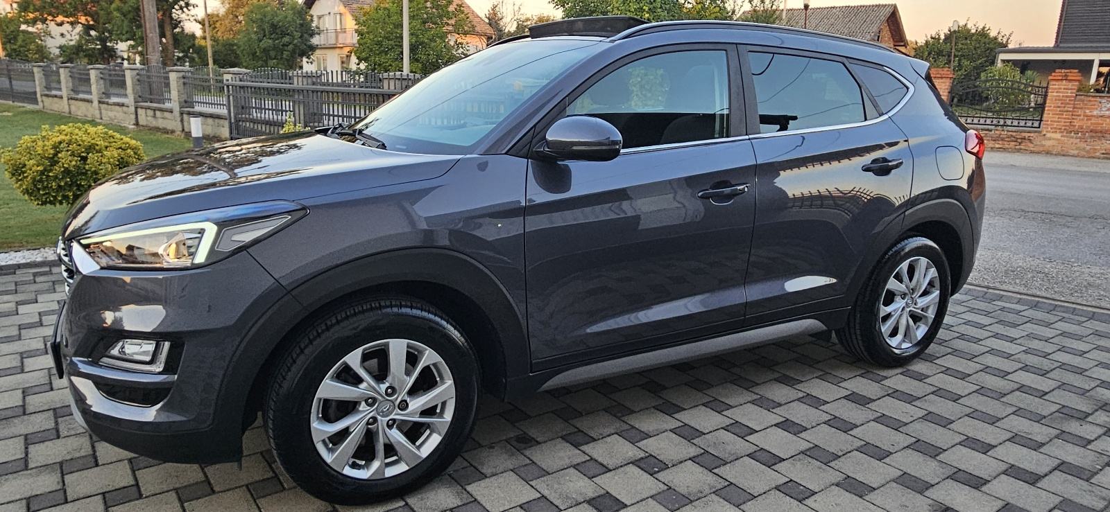 Hyundai Tucson 1,6 CRDi NAVY-STYLE-PANORAMA-1.VLASNIK-KAO NOV, fotografija 2