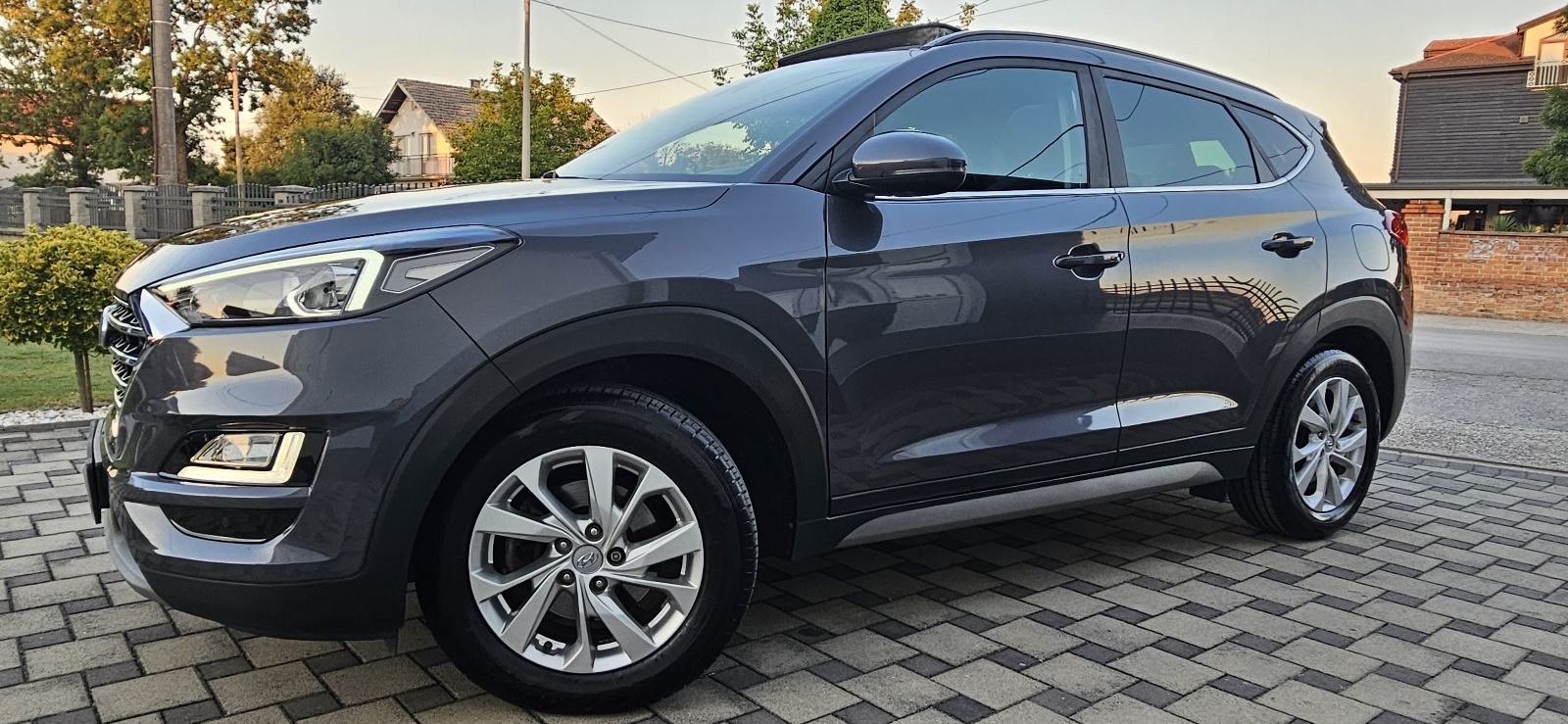 Hyundai Tucson 1,6 CRDi NAVY-STYLE-PANORAMA-1.VLASNIK-KAO NOV, fotografija 7