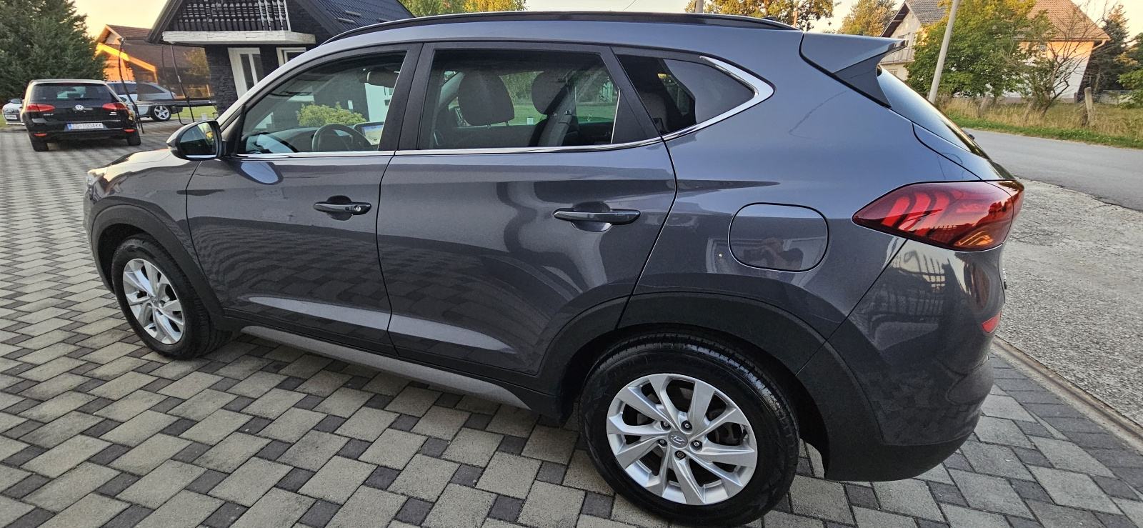 Hyundai Tucson 1,6 CRDi NAVY-STYLE-PANORAMA-1.VLASNIK-KAO NOV, fotografija 12