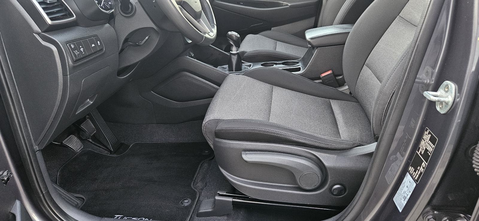 Hyundai Tucson 1,6 CRDi NAVY-STYLE-PANORAMA-1.VLASNIK-KAO NOV, fotografija 14