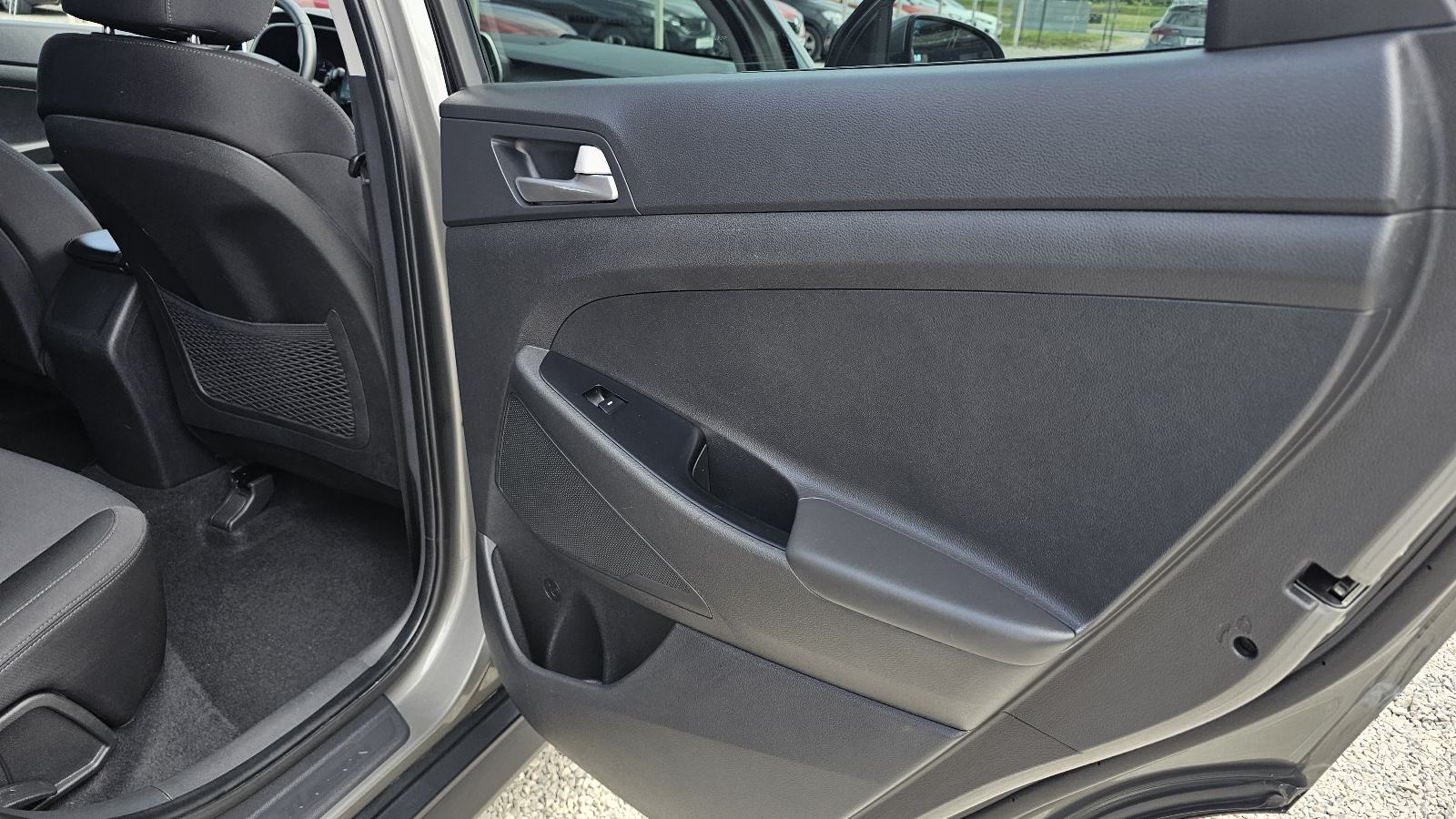 Hyundai Tucson 1,6 CRDi,KLIMA,TEMPOMAT,P.KAMERA,ALU17,ODLIČAN,JAMSTVO, fotografija 11