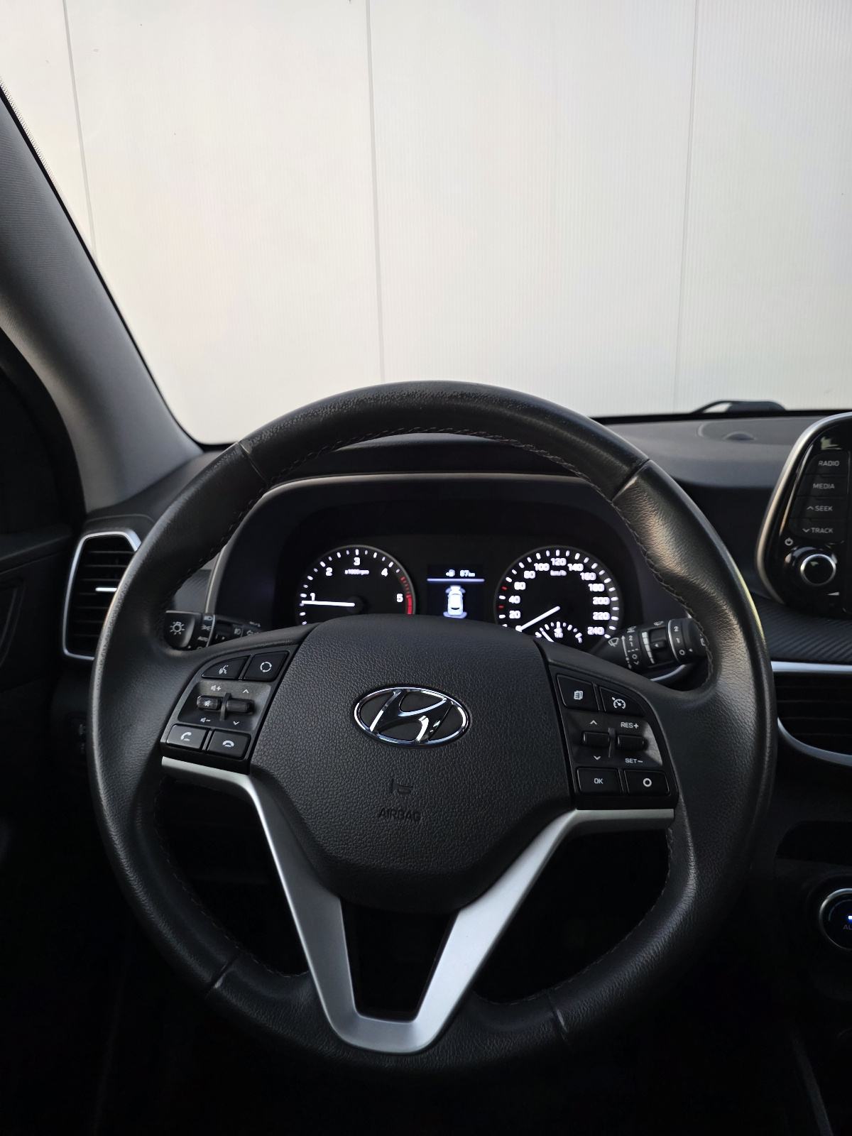 HYUNDAI TUCSON 1.6 CRDI☆4X4☆KUKA☆1.VL.☆HR.AUTO☆100 KW☆KRELL☆LED☆, fotografija 19