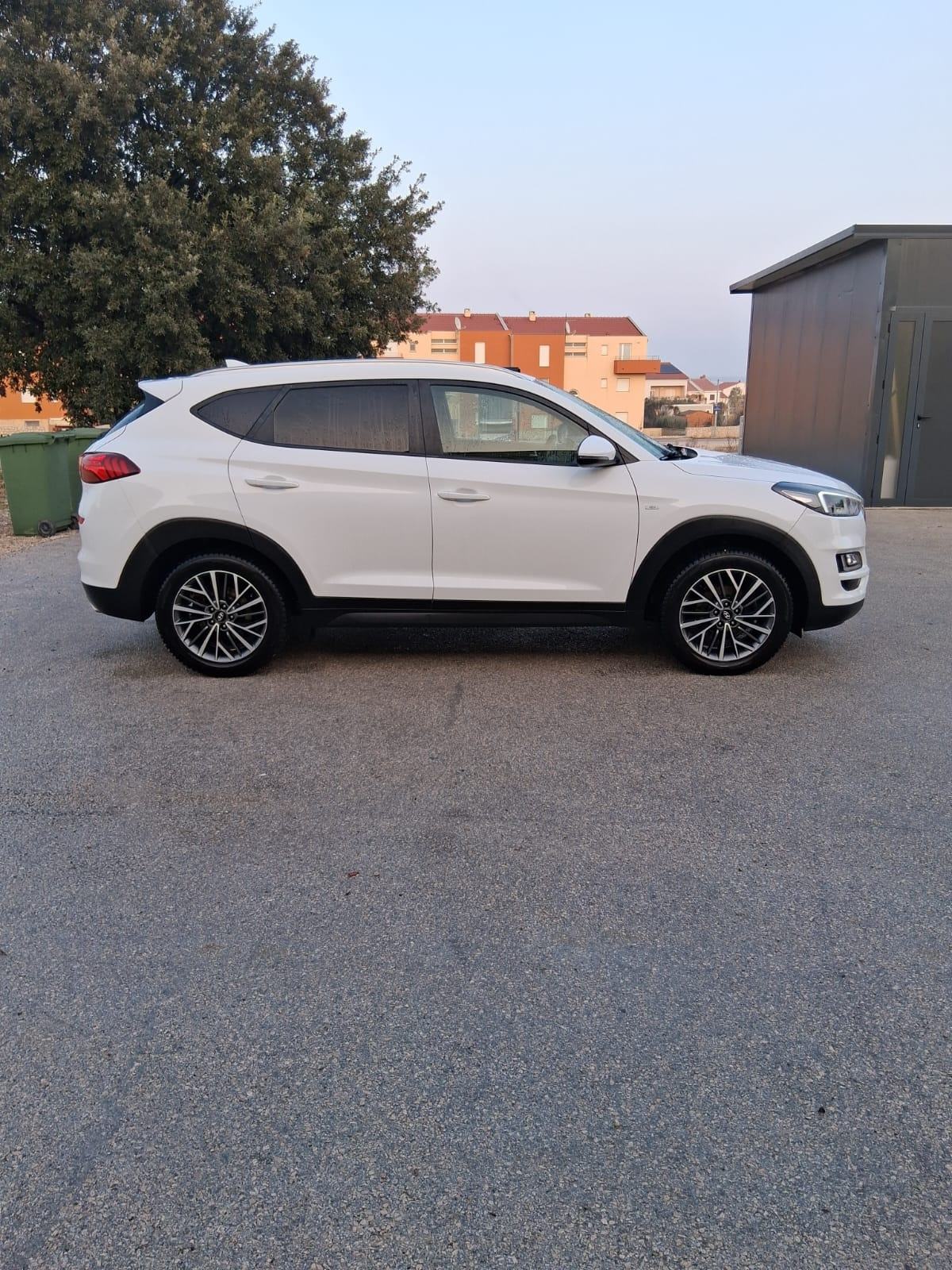 Hyundai Tucson 1,6 CRDi KARTICE-ZAMJENA, fotografija 3