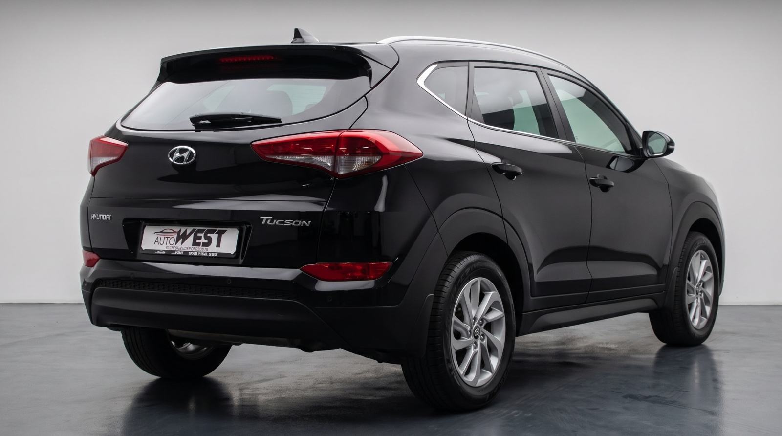 Hyundai Tucson 1,6 PREMIUM SAMO 50000 KM KAO NOV!!!!, fotografija 6