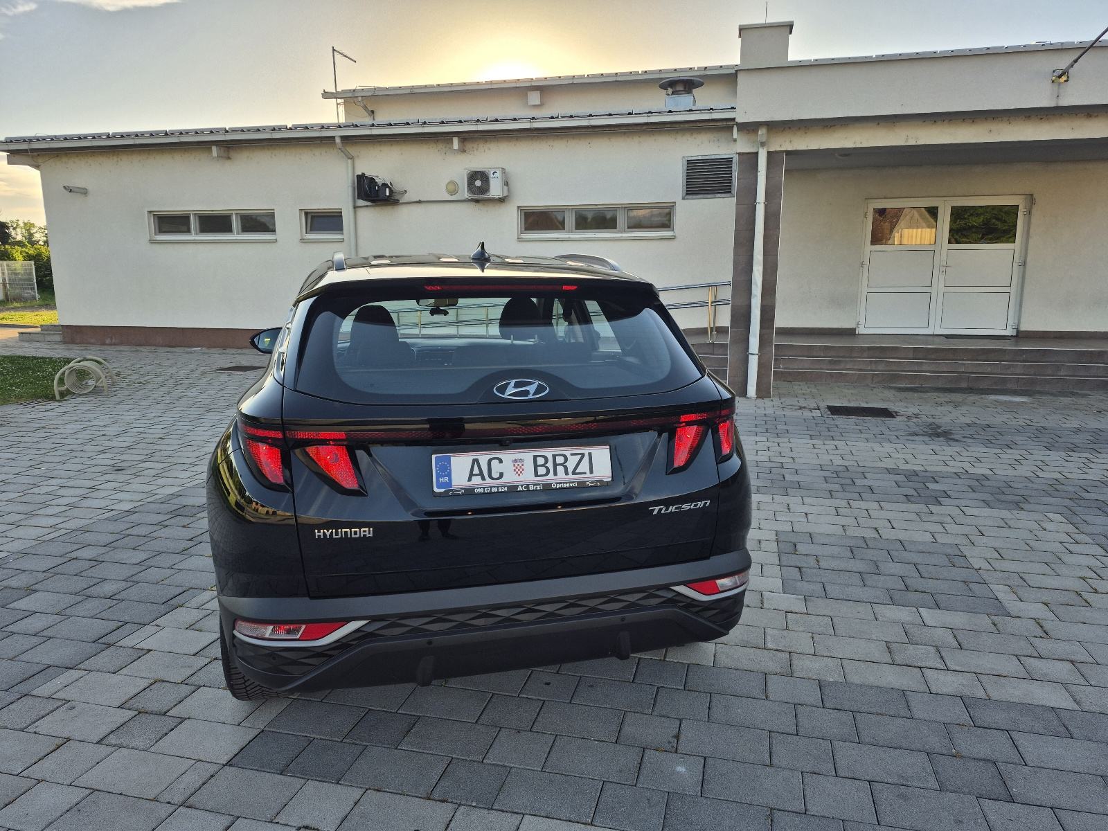 Hyundai Tucson 1,6 Benzin 110kw/150ks kamera,grijanje sjedala,senzori, fotografija 6