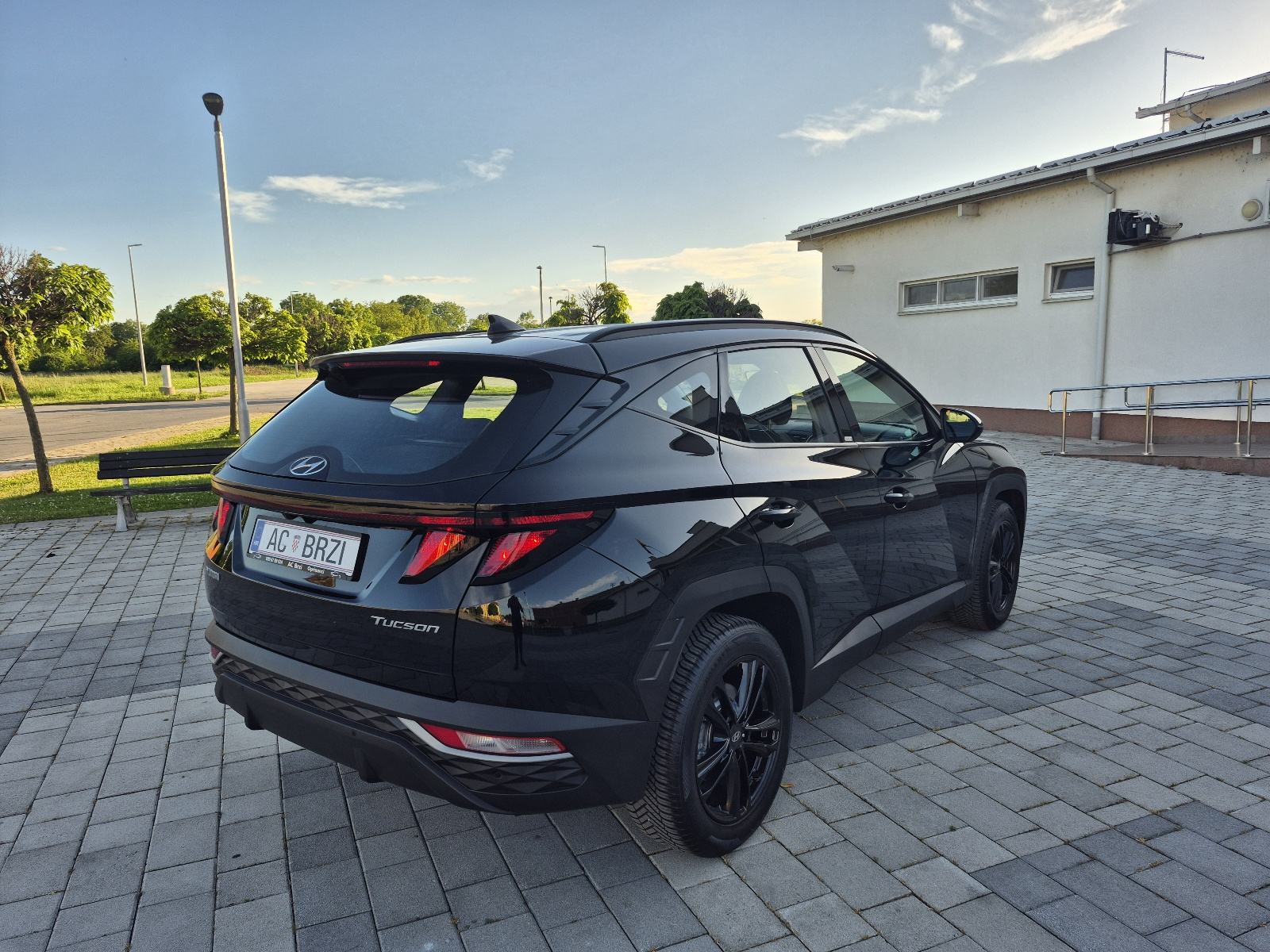 Hyundai Tucson 1,6 Benzin 110kw/150ks kamera,grijanje sjedala,senzori, fotografija 8