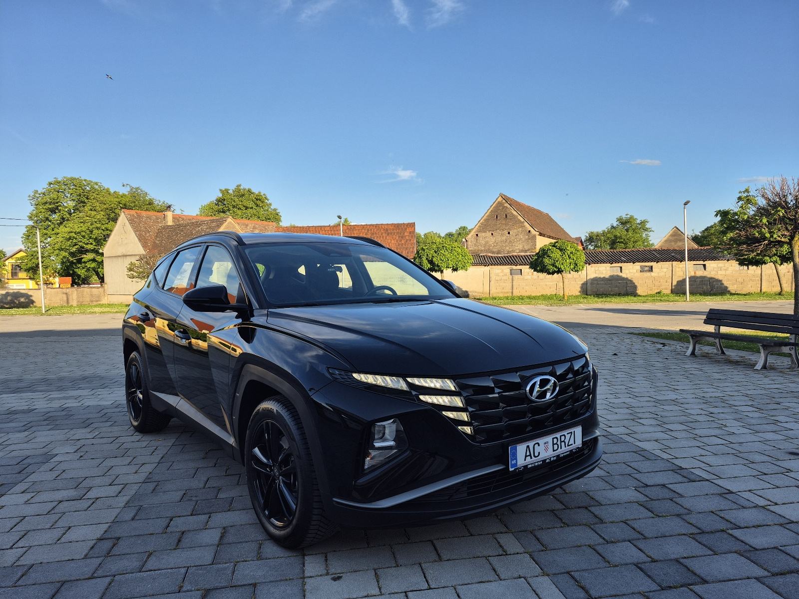 Hyundai Tucson 1,6 Benzin 110kw/150ks kamera,grijanje sjedala,senzori, fotografija 14