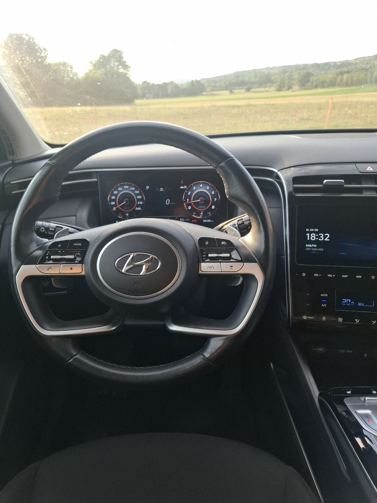 Hyundai Tucson 1.6 T-GDI automatik, fotografija 8