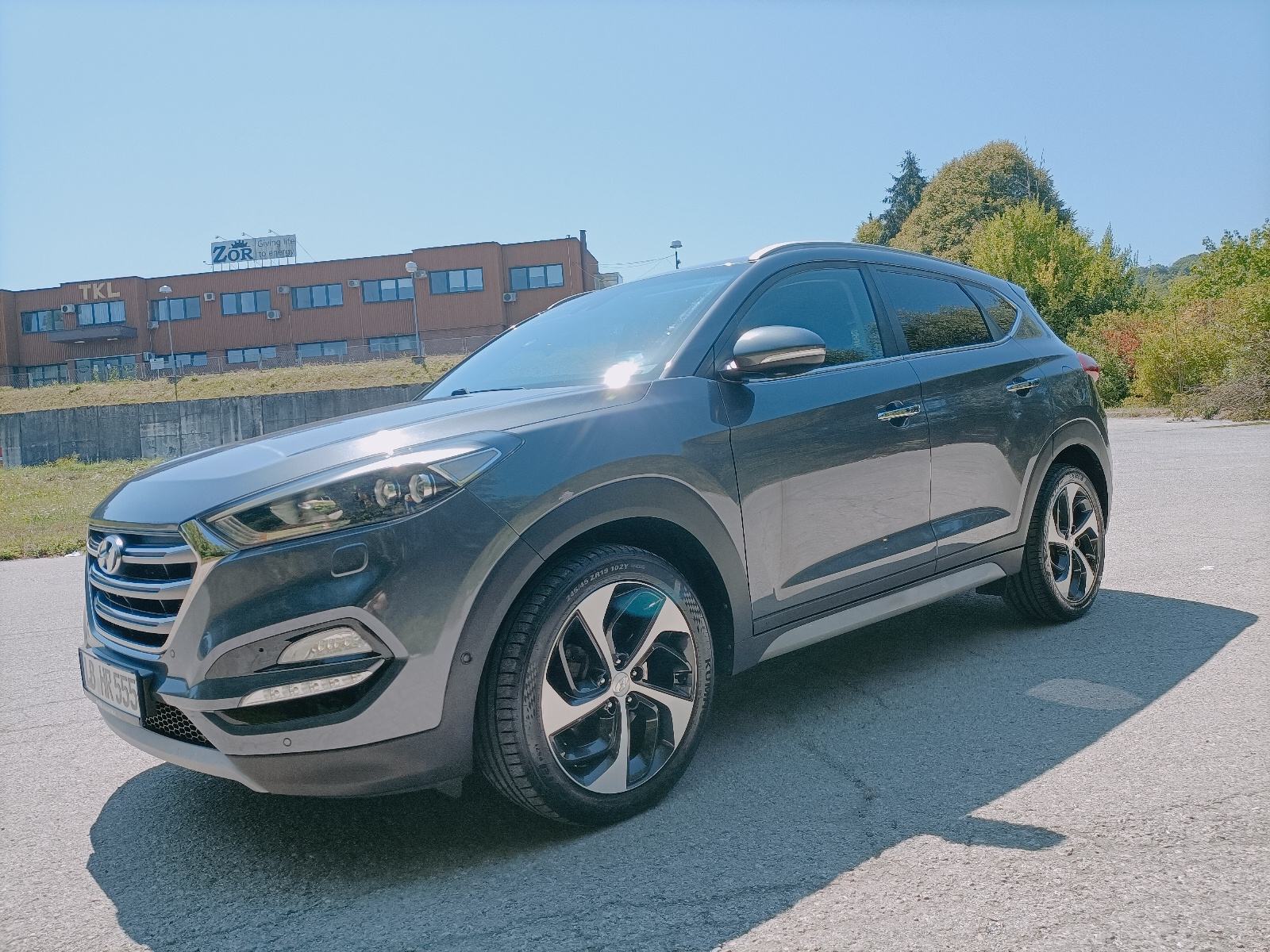 Hyundai Tucson 1,6gdi 4x4 ** Premium * FULL * webasto * servisna **, pogled izvana - slika 1