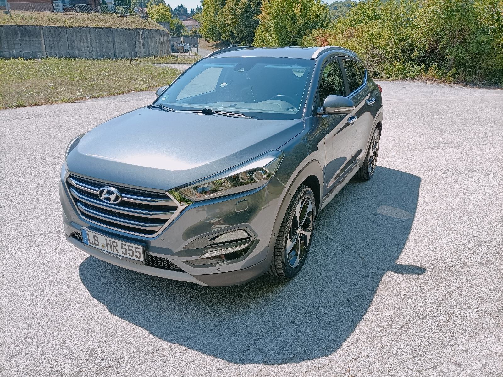 Hyundai Tucson 1,6gdi 4x4 ** Premium * FULL * webasto * servisna **, fotografija 8