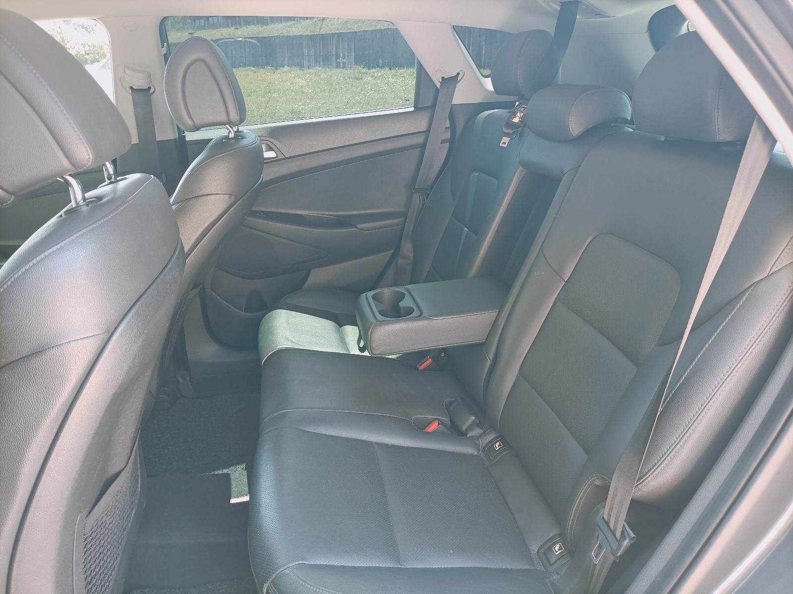 Hyundai Tucson 1,6gdi 4x4 ** Premium * FULL * webasto * servisna **, fotografija 12