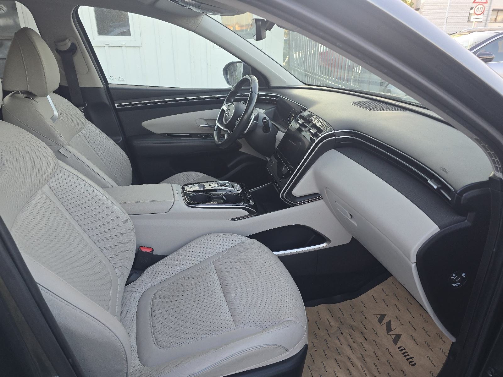 Hyundai Tucson 1,6T automatik, fotografija 4