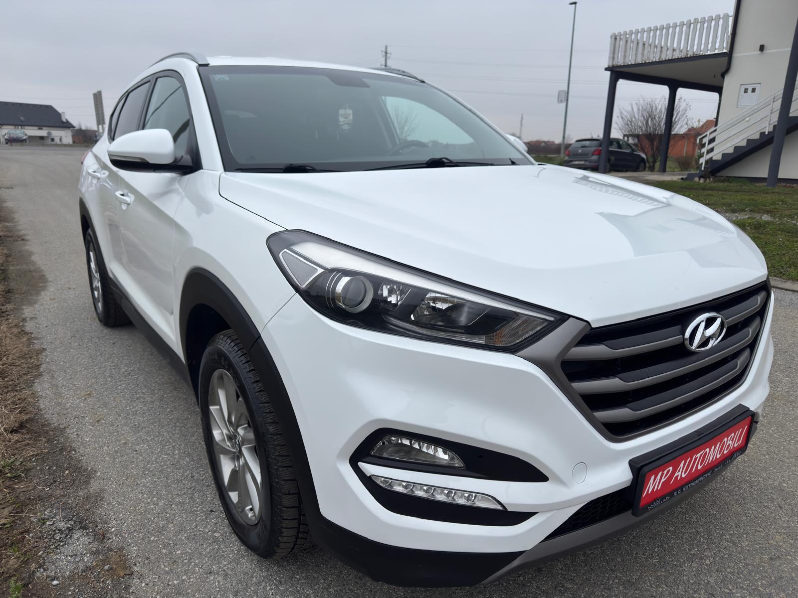 Hyundai Tucson 1.7 CRDi-2017god.md-CLIMATRONIC-media,alu,xenon,KARTICE, fotografija 3