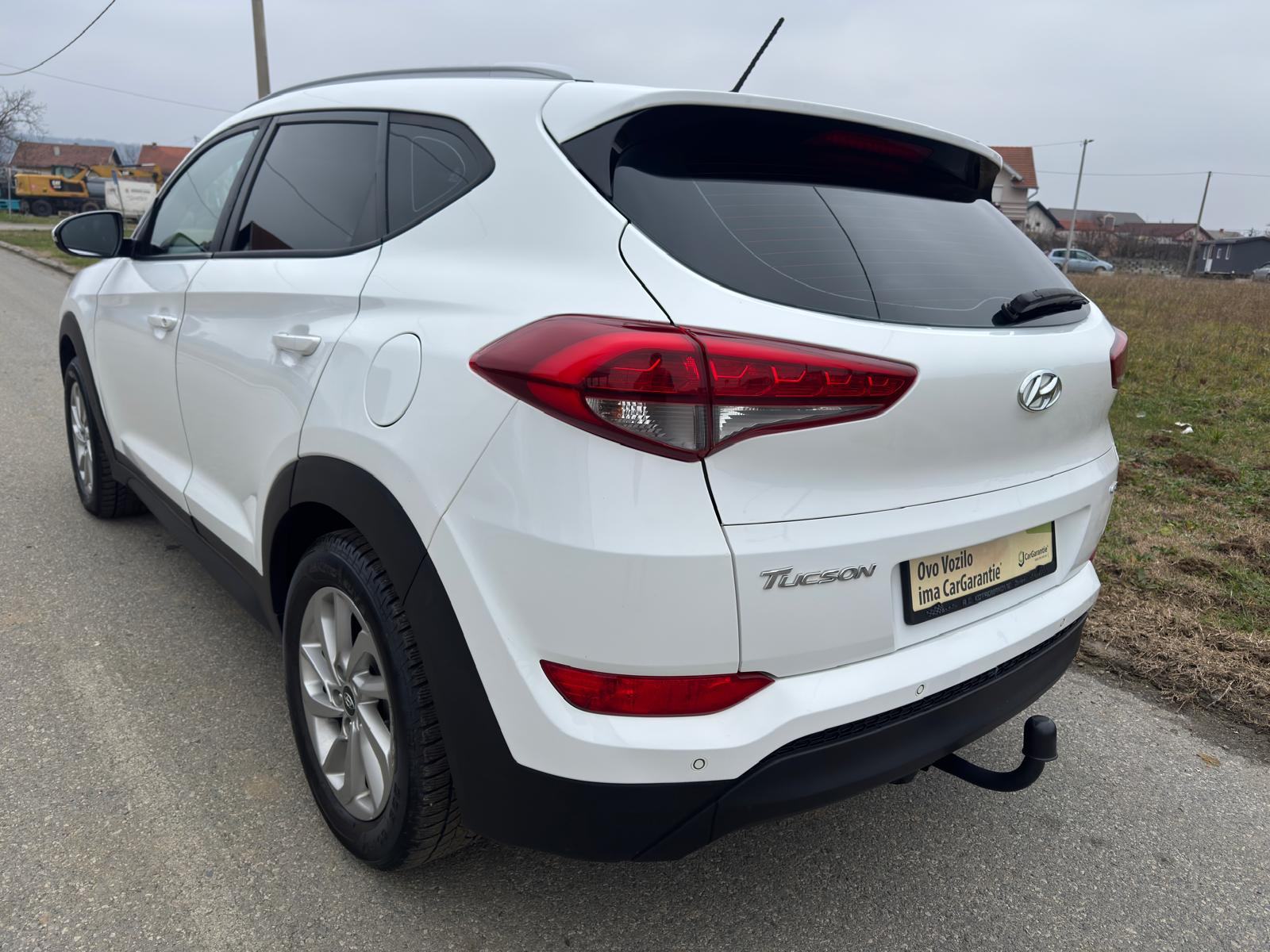 Hyundai Tucson 1.7 CRDi-2017god.md-CLIMATRONIC-media,alu,xenon,KARTICE, fotografija 10