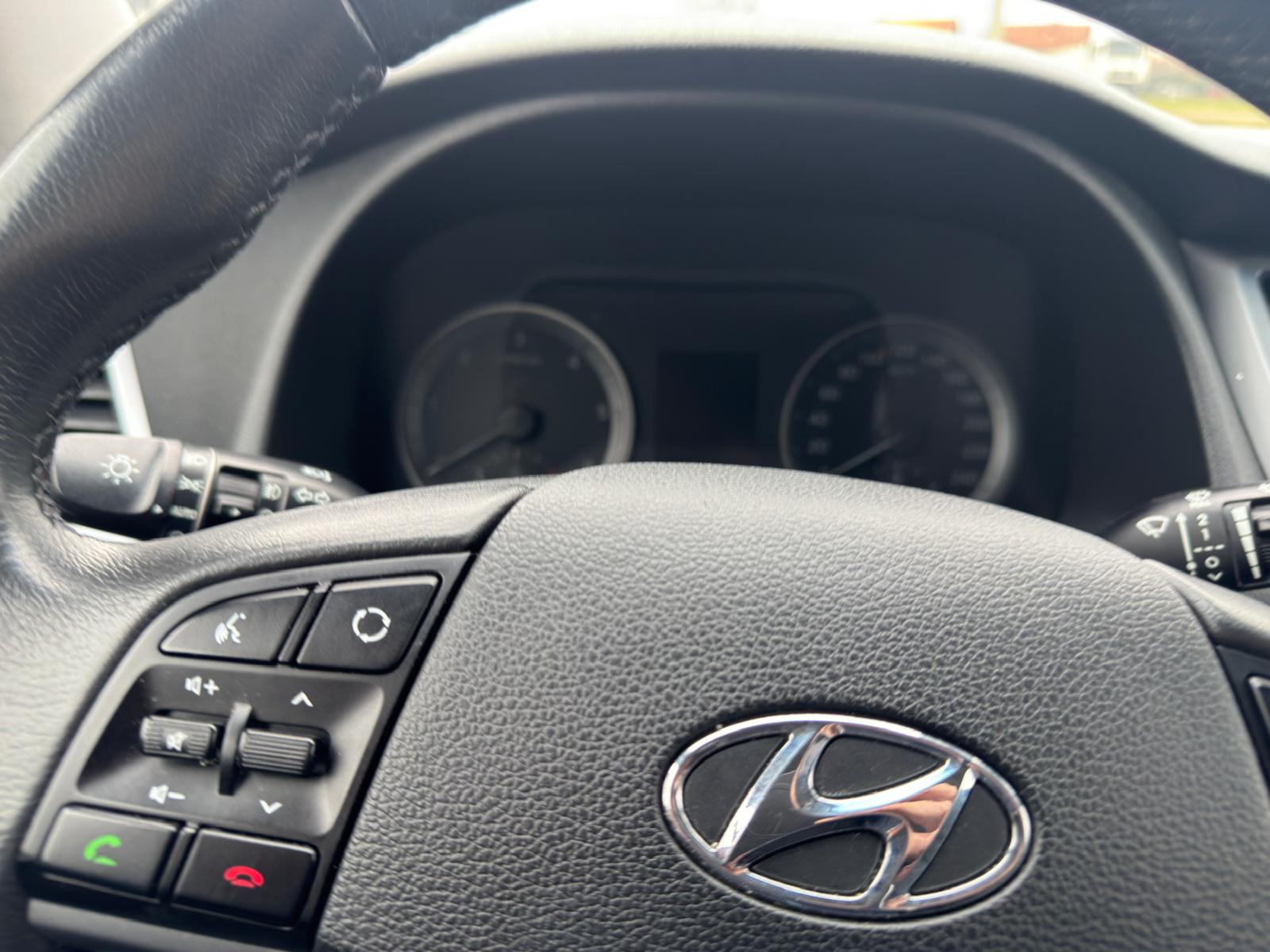 Hyundai Tucson 1.7 CRDi-2017god.md-CLIMATRONIC-media,alu,xenon,KARTICE, fotografija 14
