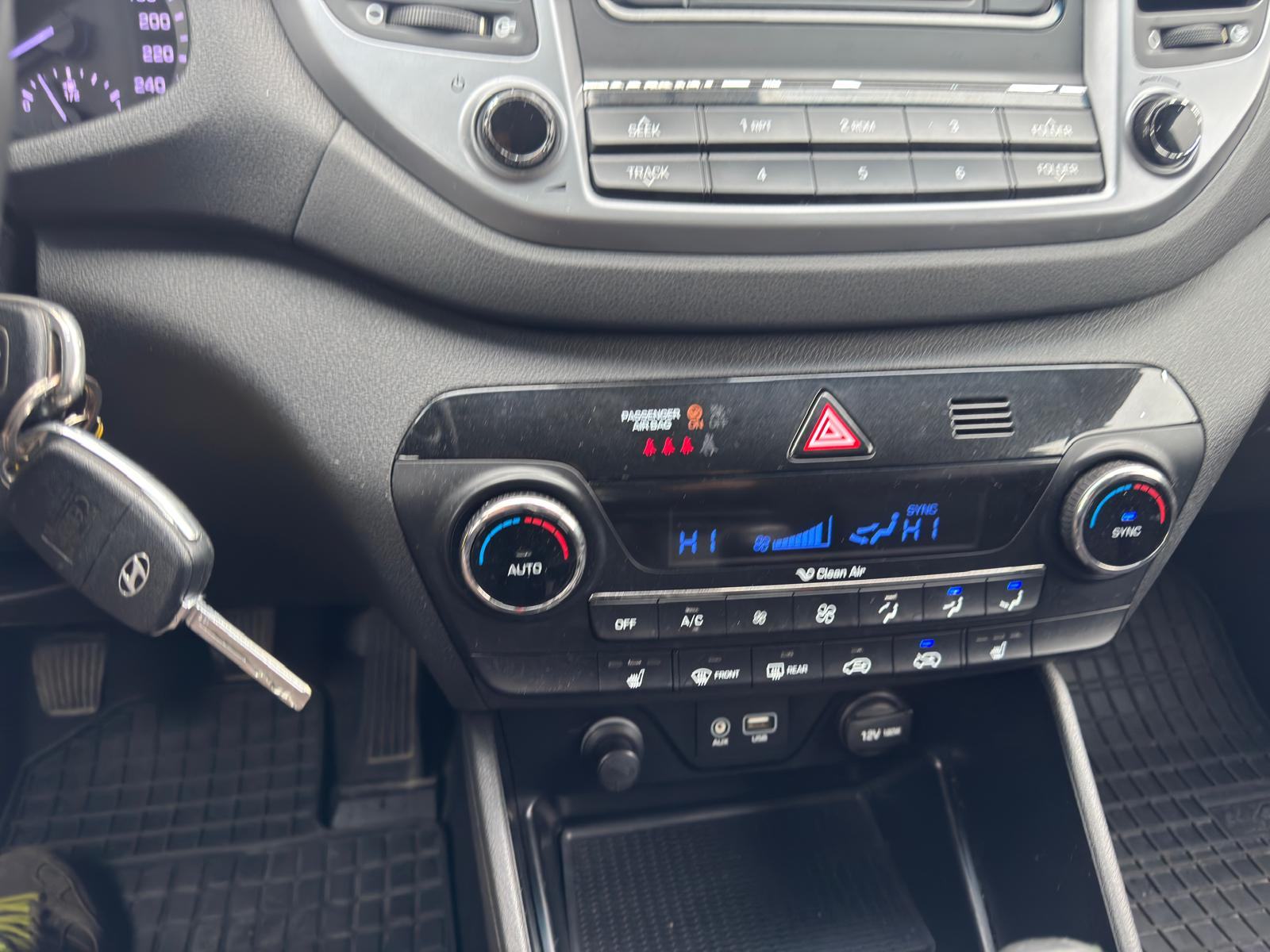 Hyundai Tucson 1.7 CRDi-2017god.md-CLIMATRONIC-media,alu,xenon,KARTICE, fotografija 16