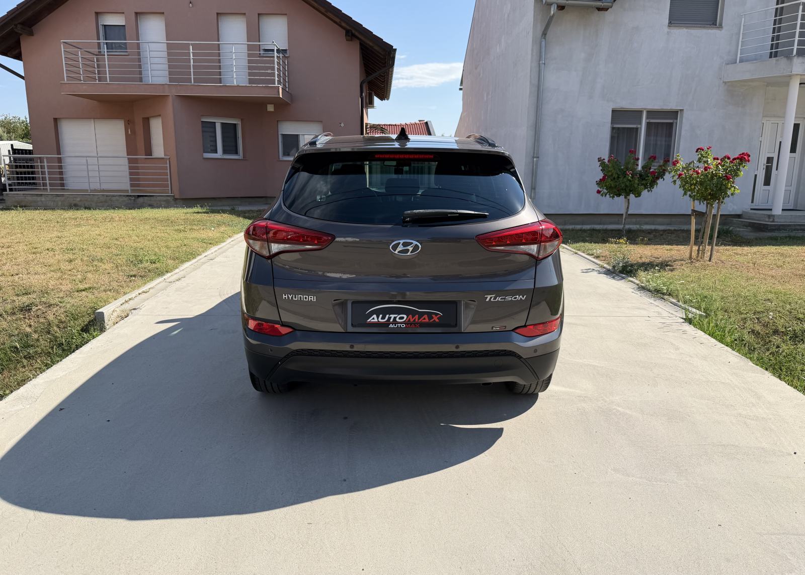 Hyundai Tucson 1.7 CRDi AUTOMATIK...104 KW...NAVI...KOŽA...PANORAMA..., fotografija 6
