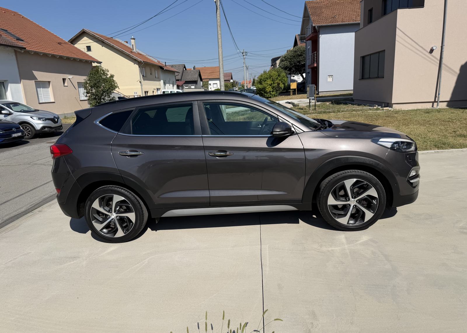 Hyundai Tucson 1.7 CRDi AUTOMATIK...104 KW...NAVI...KOŽA...PANORAMA..., fotografija 4