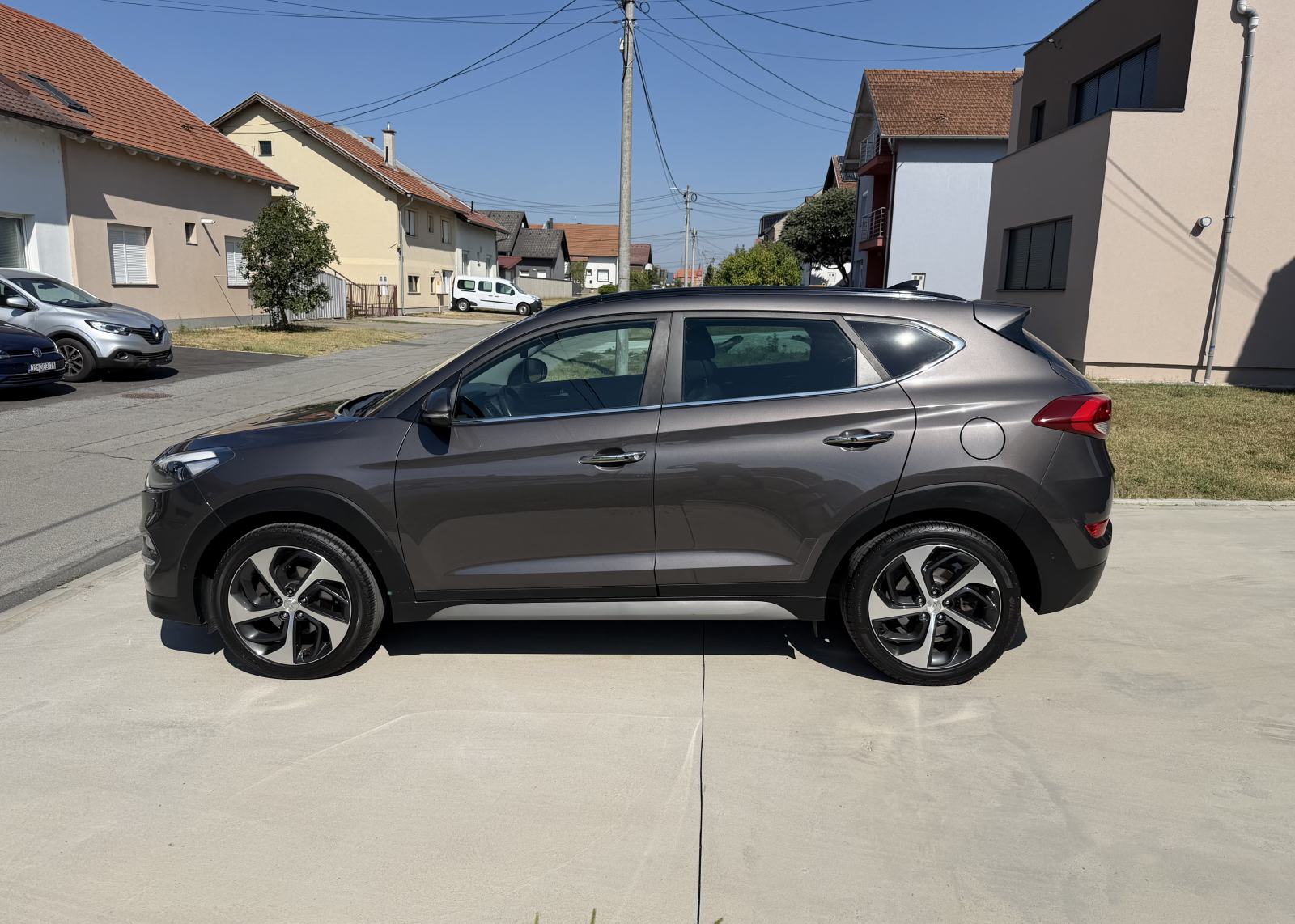 Hyundai Tucson 1.7 CRDi AUTOMATIK...104 KW...NAVI...KOŽA...PANORAMA..., fotografija 8