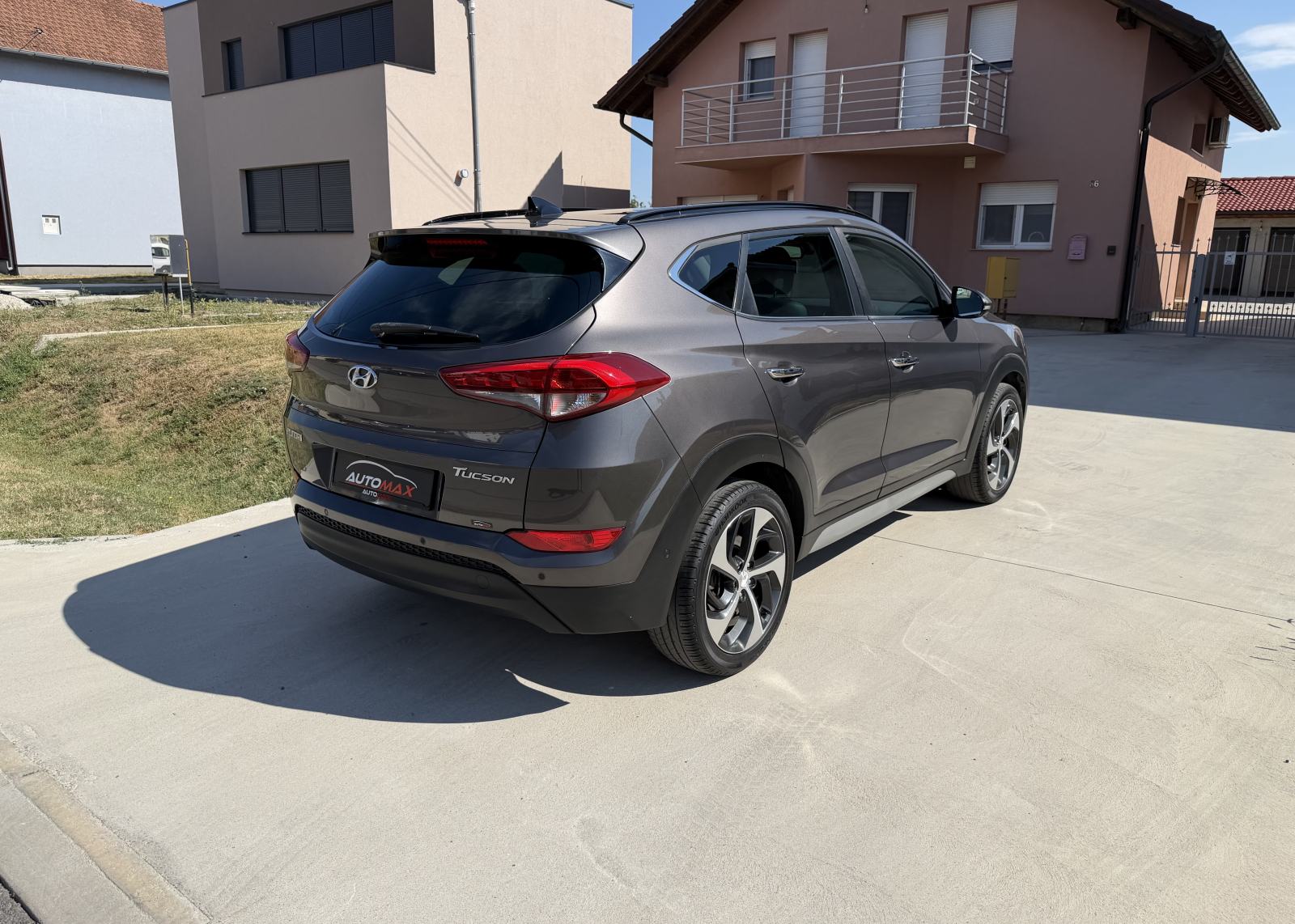 Hyundai Tucson 1.7 CRDi AUTOMATIK...104 KW...NAVI...KOŽA...PANORAMA..., fotografija 5
