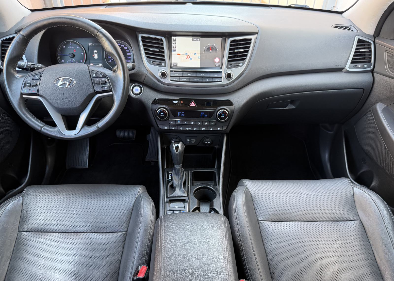 Hyundai Tucson 1.7 CRDi AUTOMATIK...104 KW...NAVI...KOŽA...PANORAMA..., fotografija 13
