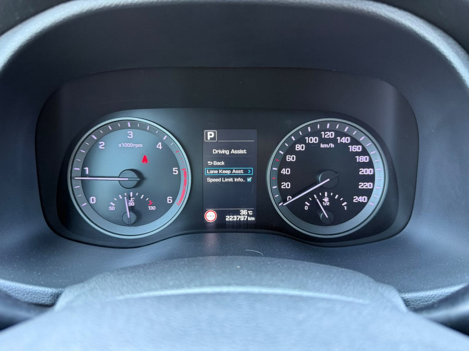 Hyundai Tucson 1,7 CRDi AUTOMATIK °KAMERA°NAVI°KEYLESS°REG:6/2027°, fotografija 18