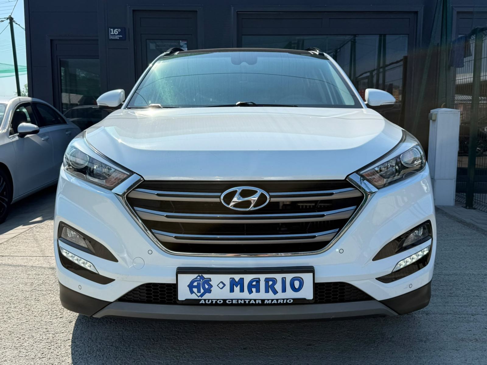 Hyundai Tucson 1,7 CRDi AUTOMATIK °KAMERA°NAVI°KEYLESS°REG:6/2027°, fotografija 3